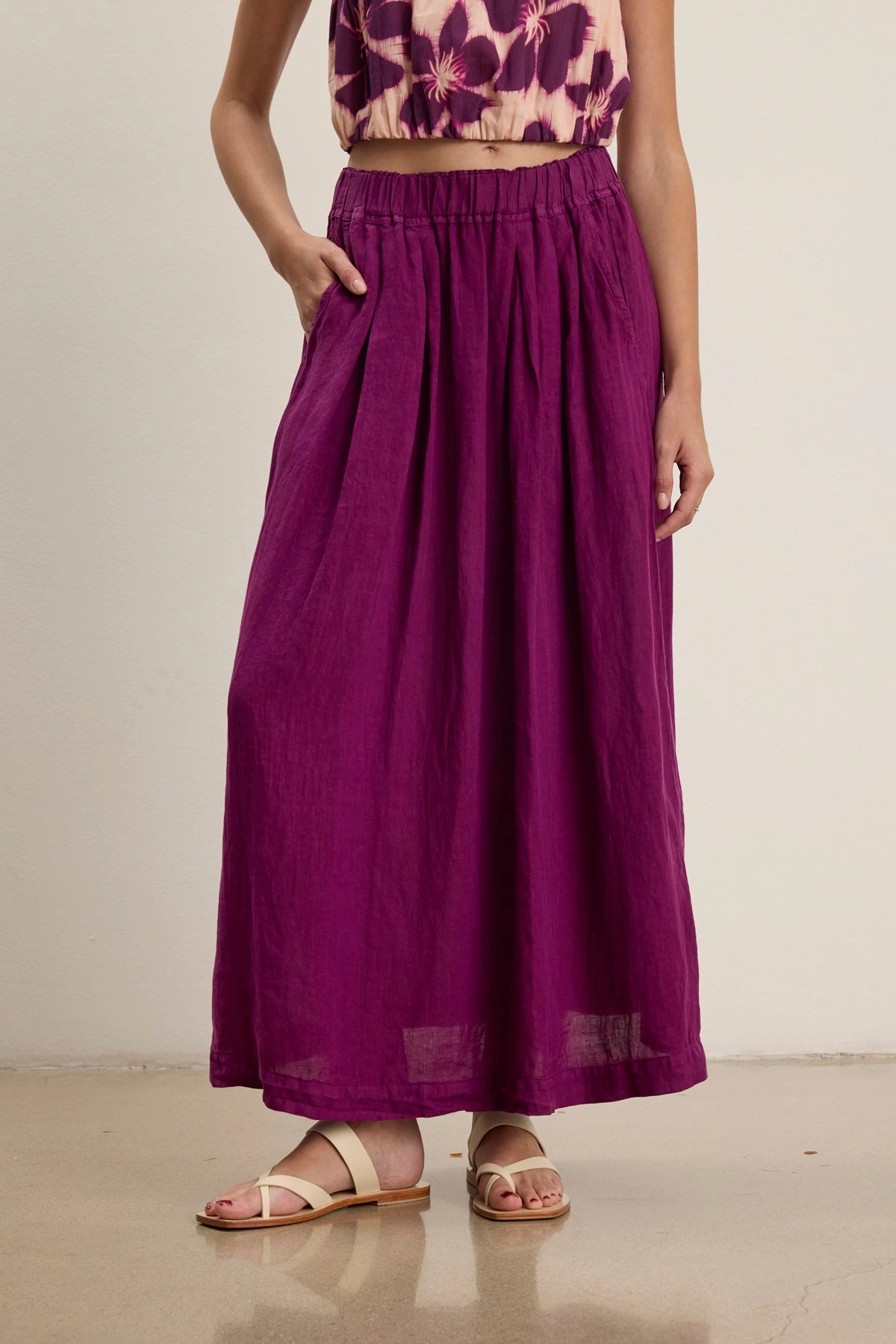 Linda Linen Maxi Skirt in Grapes High Elasticity Material