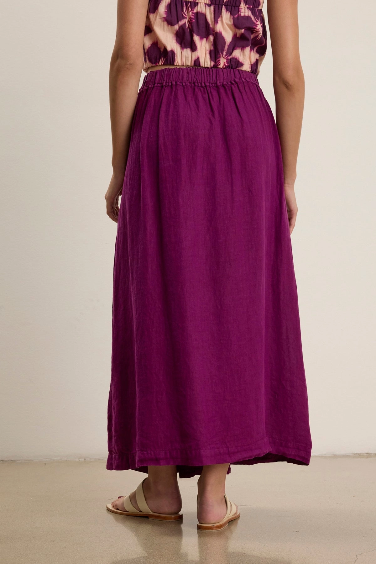 Outfit Moodset Thermoregulating Fabric Linda Linen Maxi Skirt in Grapes
