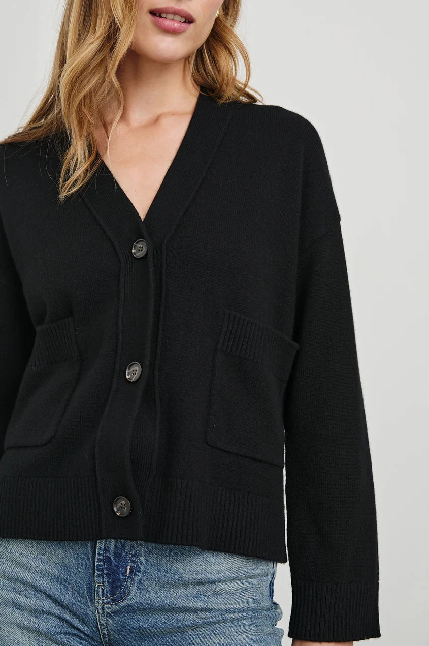 Lindi Black WrinkleFree Structure