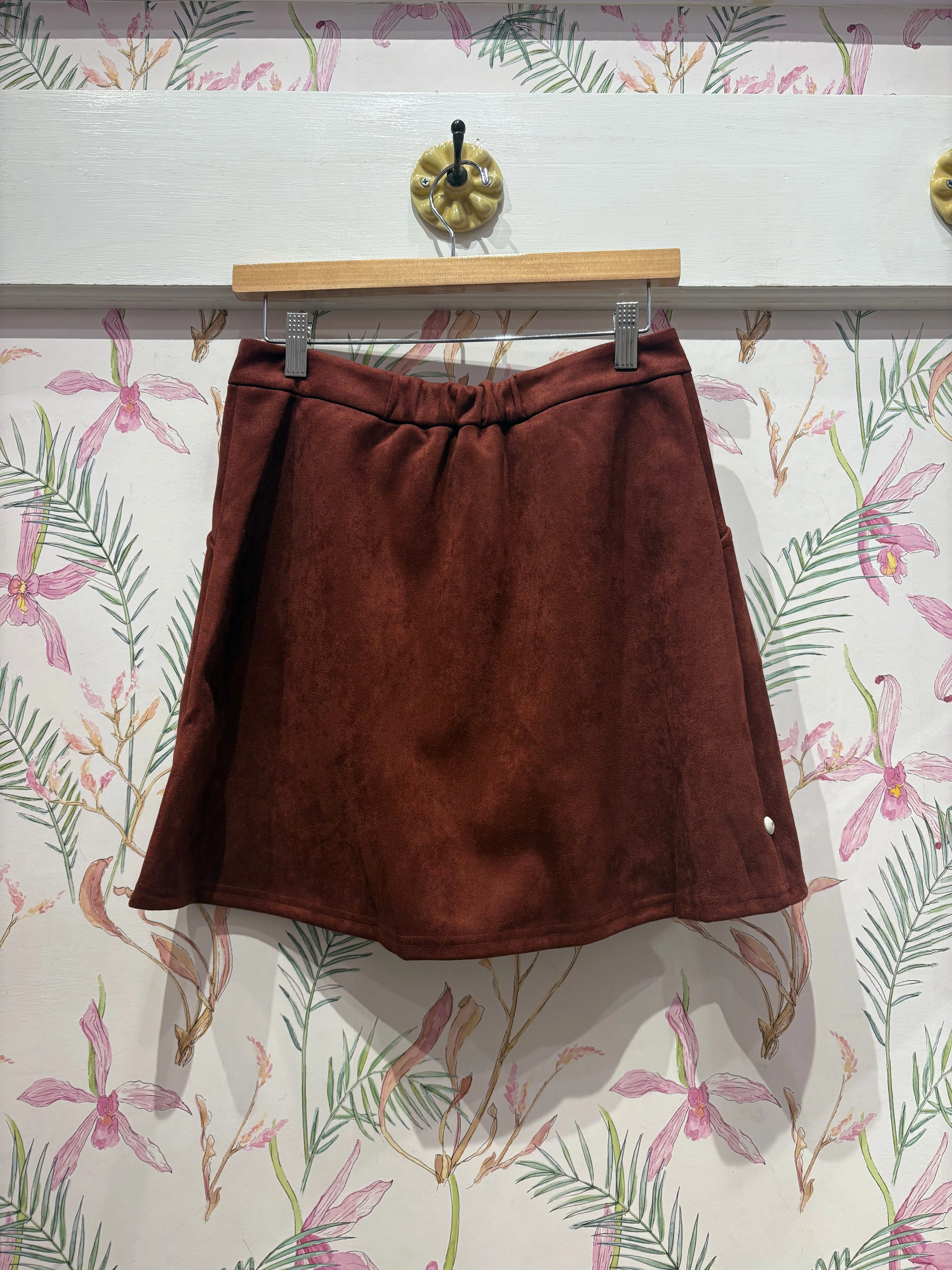 Light Comfort Little Lies Ali Skirt in Wine