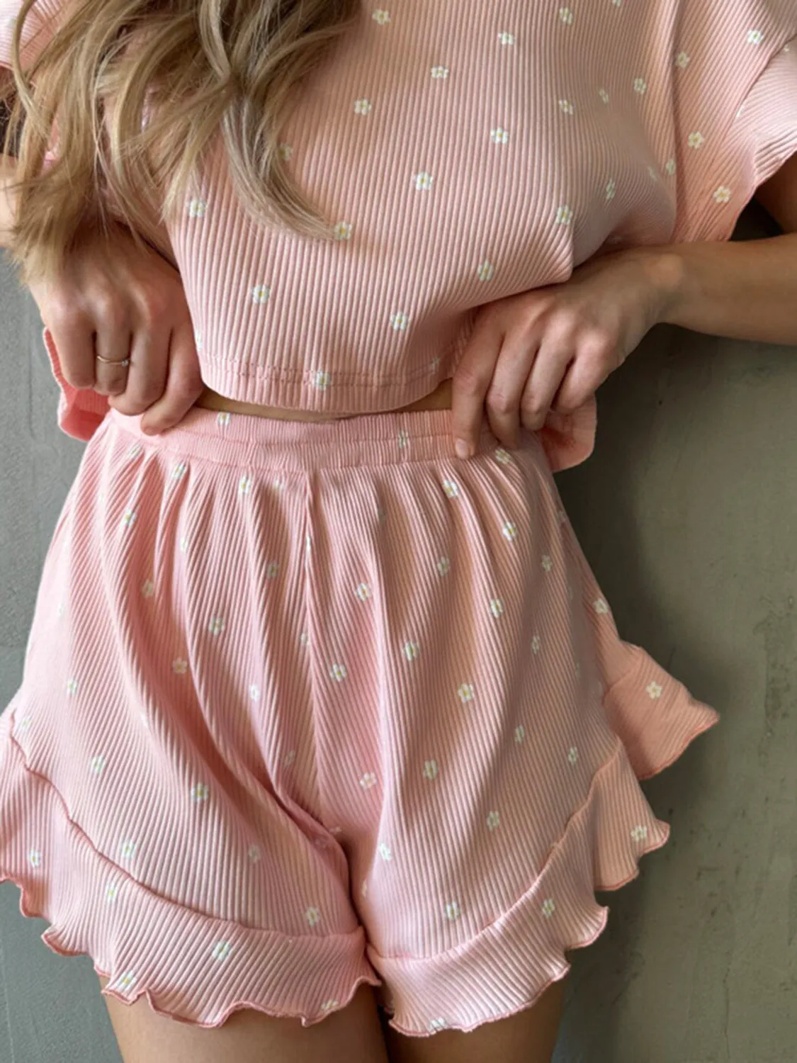 Lounge Outfit Set Women's Casual Pajamas Printed Round Neck Top and Shorts Set