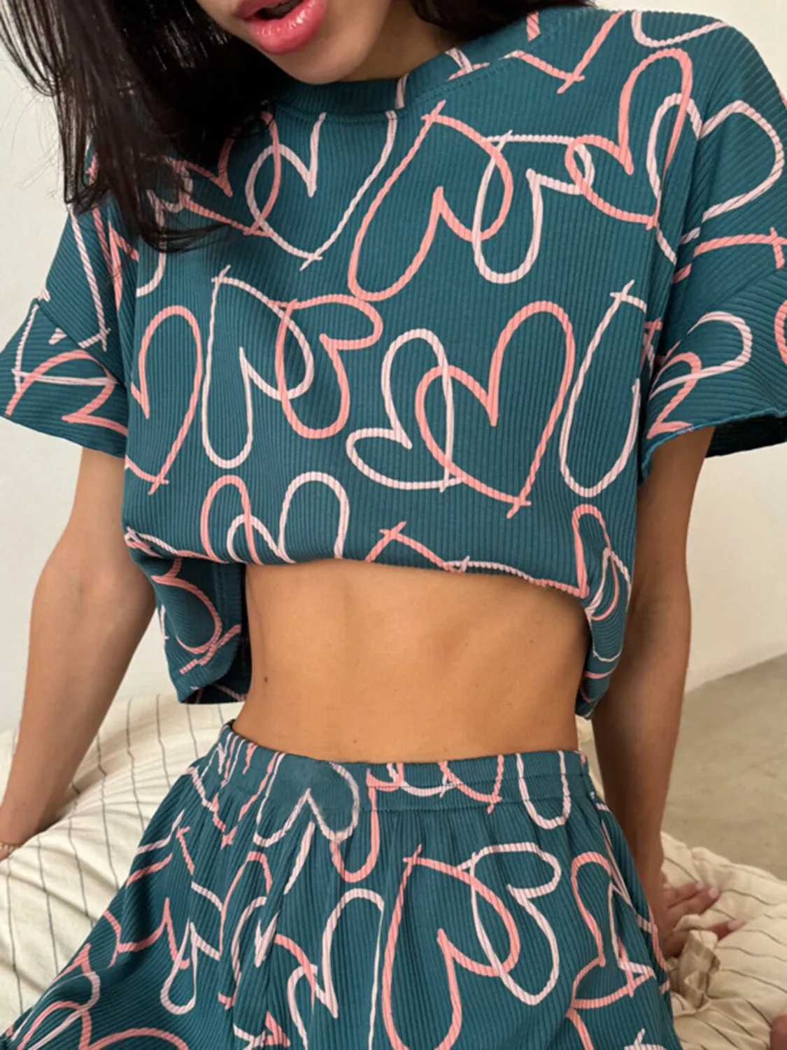 Lounge Outfit Set Women's Casual Pajamas Printed Round Neck Top and Shorts Set