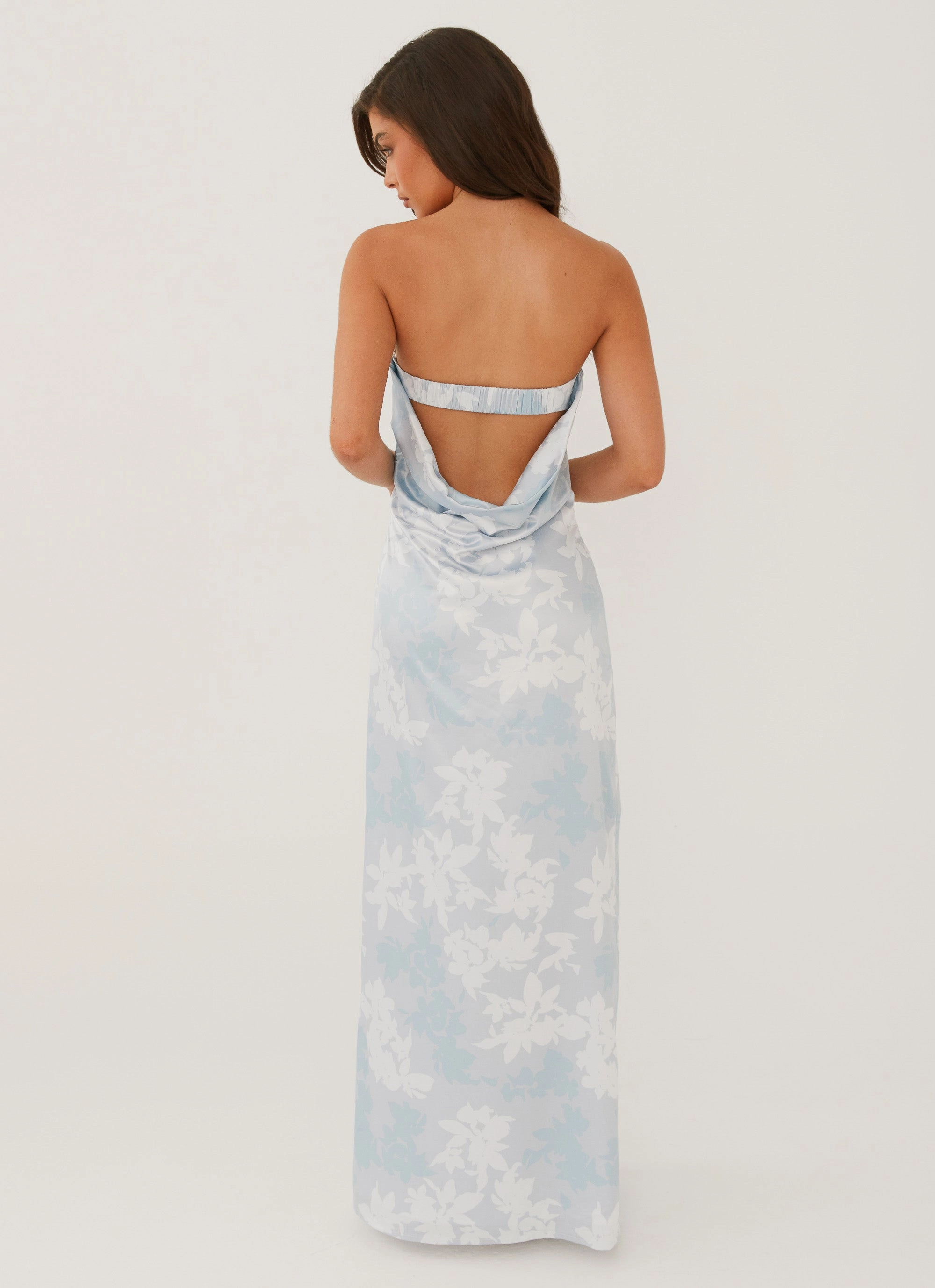 Minimalist-Trend Love Me More Maxi Dress - Blue Blossom