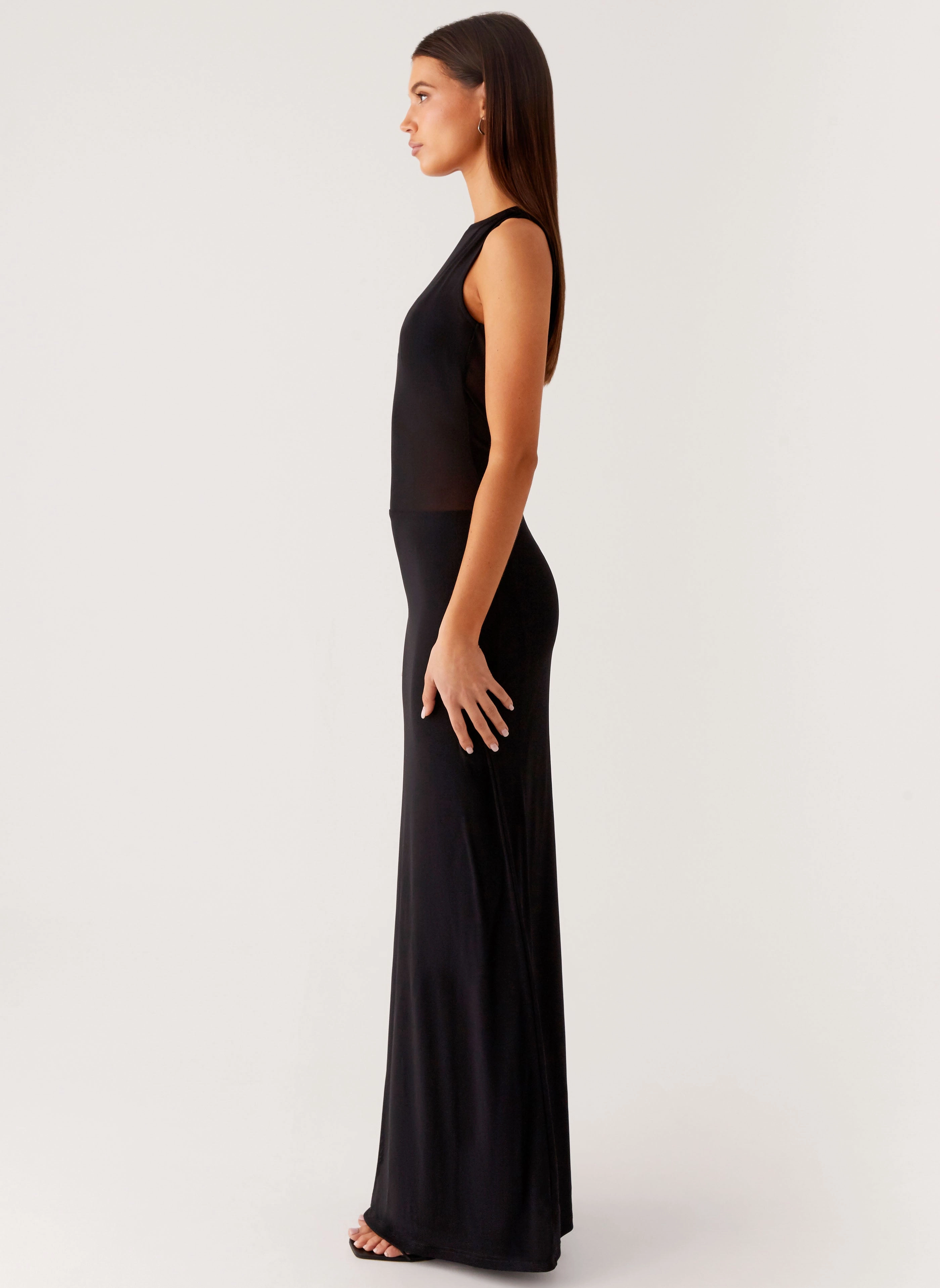 Dreamy Look Polished and Elegant lyria Mesh Maxi Dress - Black