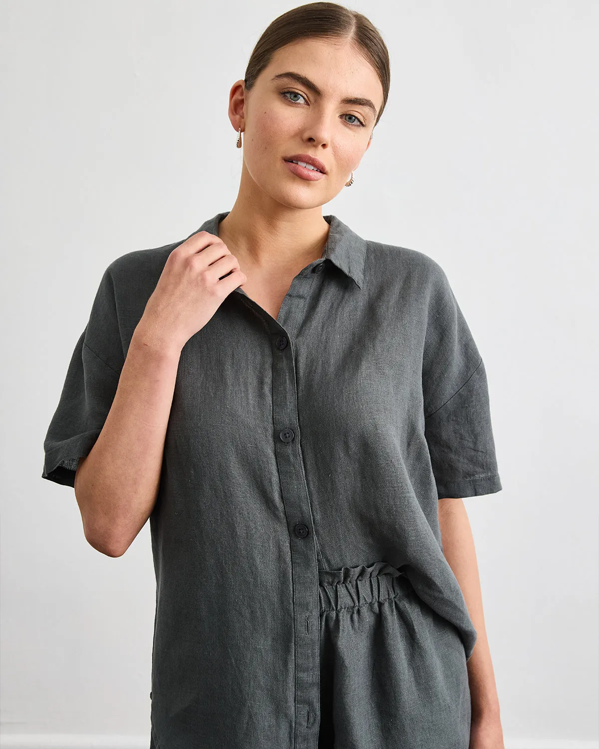 Marina Short Sleeve Shirt in Charcoal