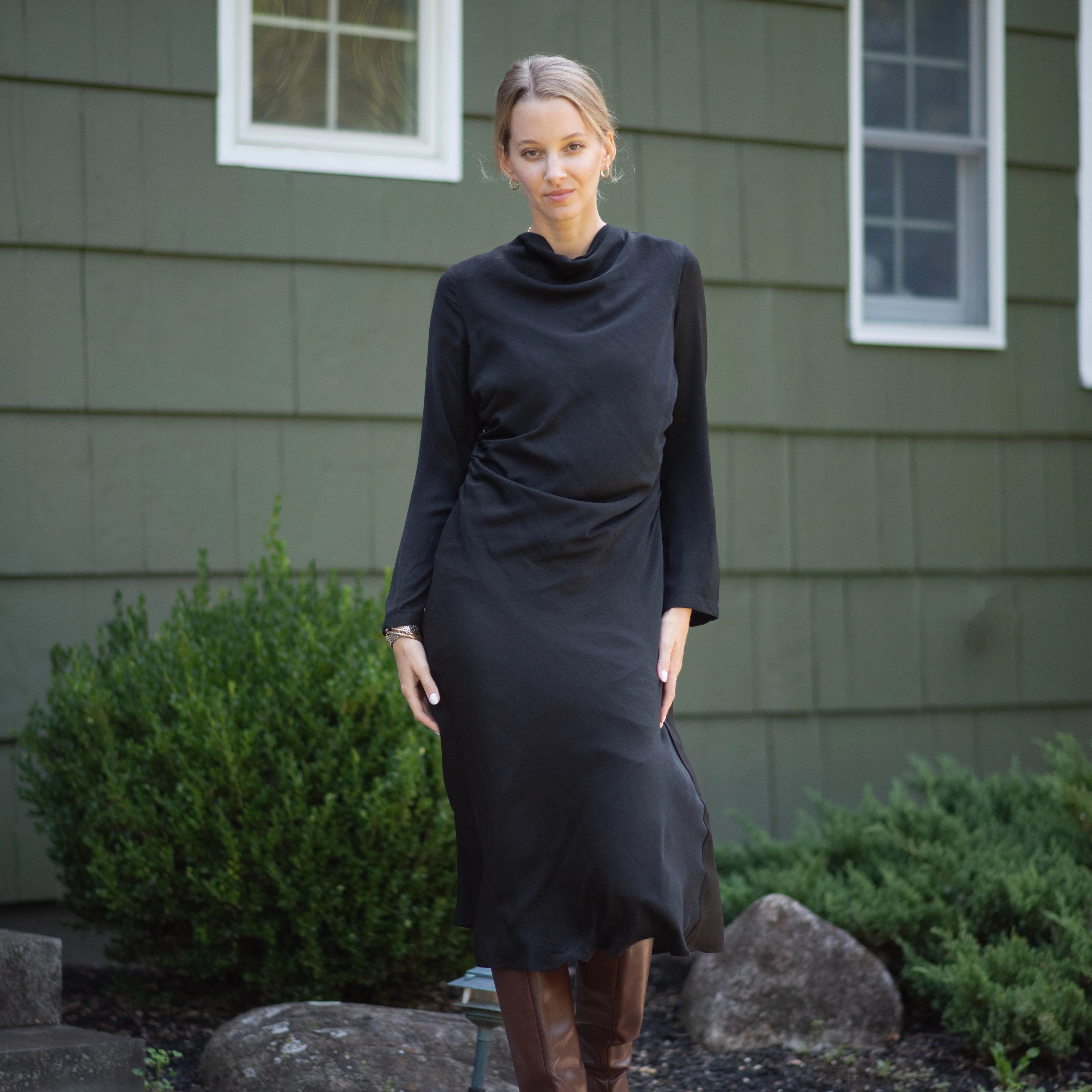 Relaxed Style Scoop-Neck Marseille Dress | Black [Final Sale]