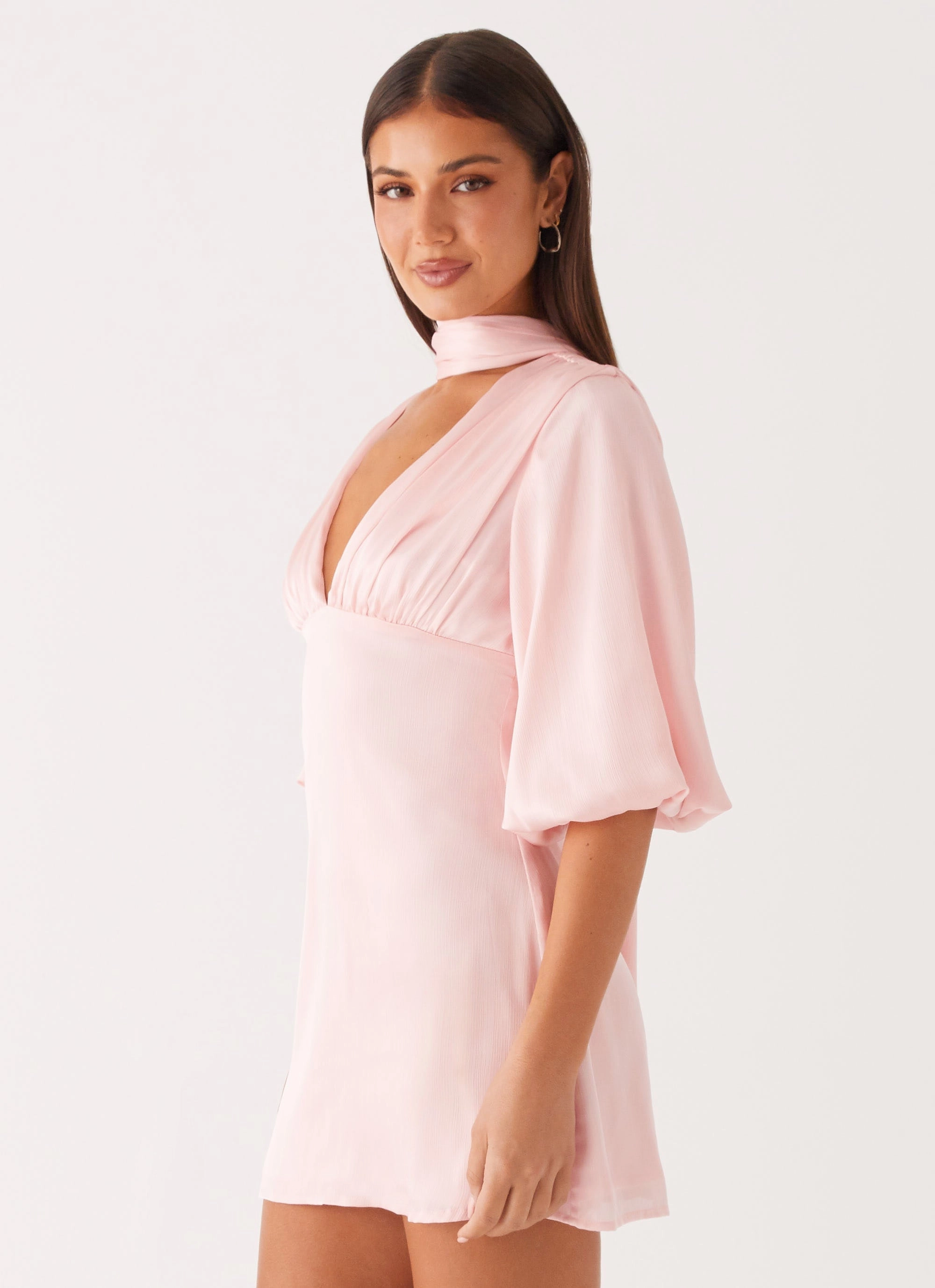 Celebrity-Inspired Mary Mini Dress - Pink