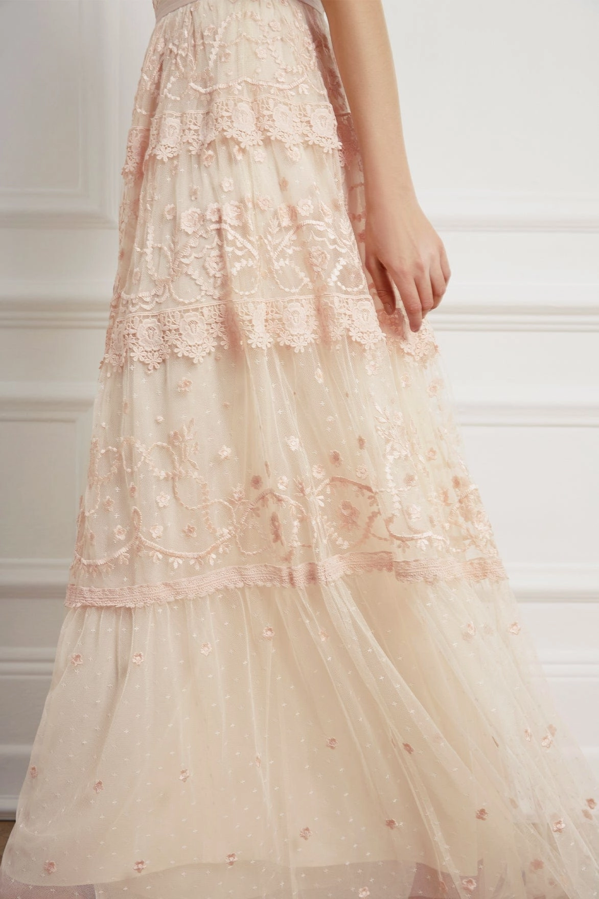 Comfortable office piece Ruffle Hem Midsummer Lace Gown
