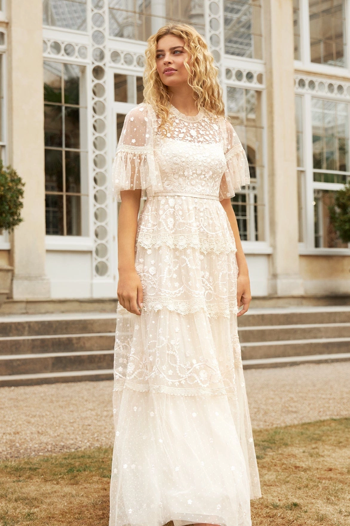 Clean Fit Influencer-Approved Midsummer Lace Round Neck Gown