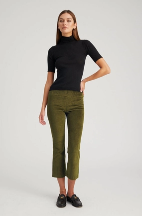 Wrinkle Resistant Comfy Wearable Moss Corduroy Crop Flare Pants