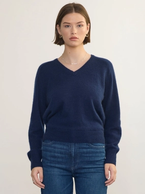 VNECK RAGLAN PULLOVER NoRoll Hem Technology
