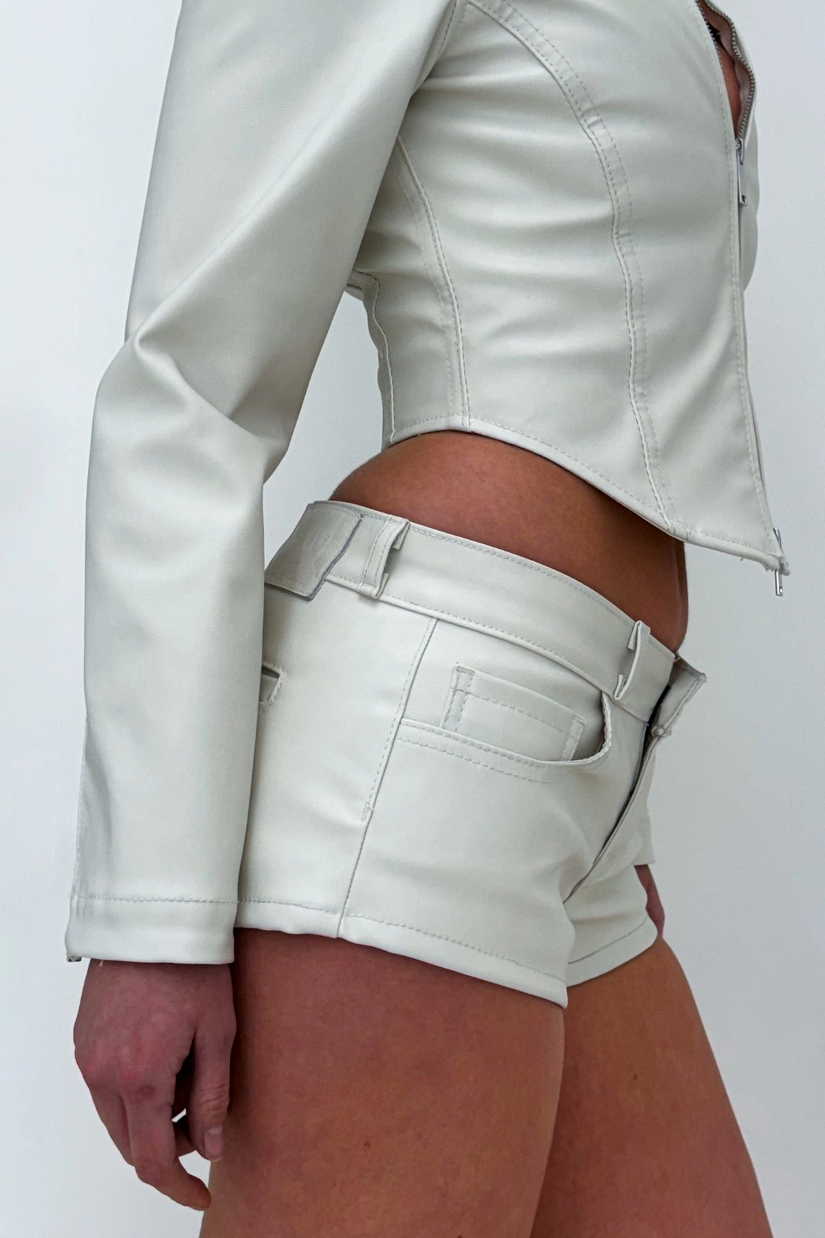 DAKAR MICRO SHORT / IVORY poolside fashion