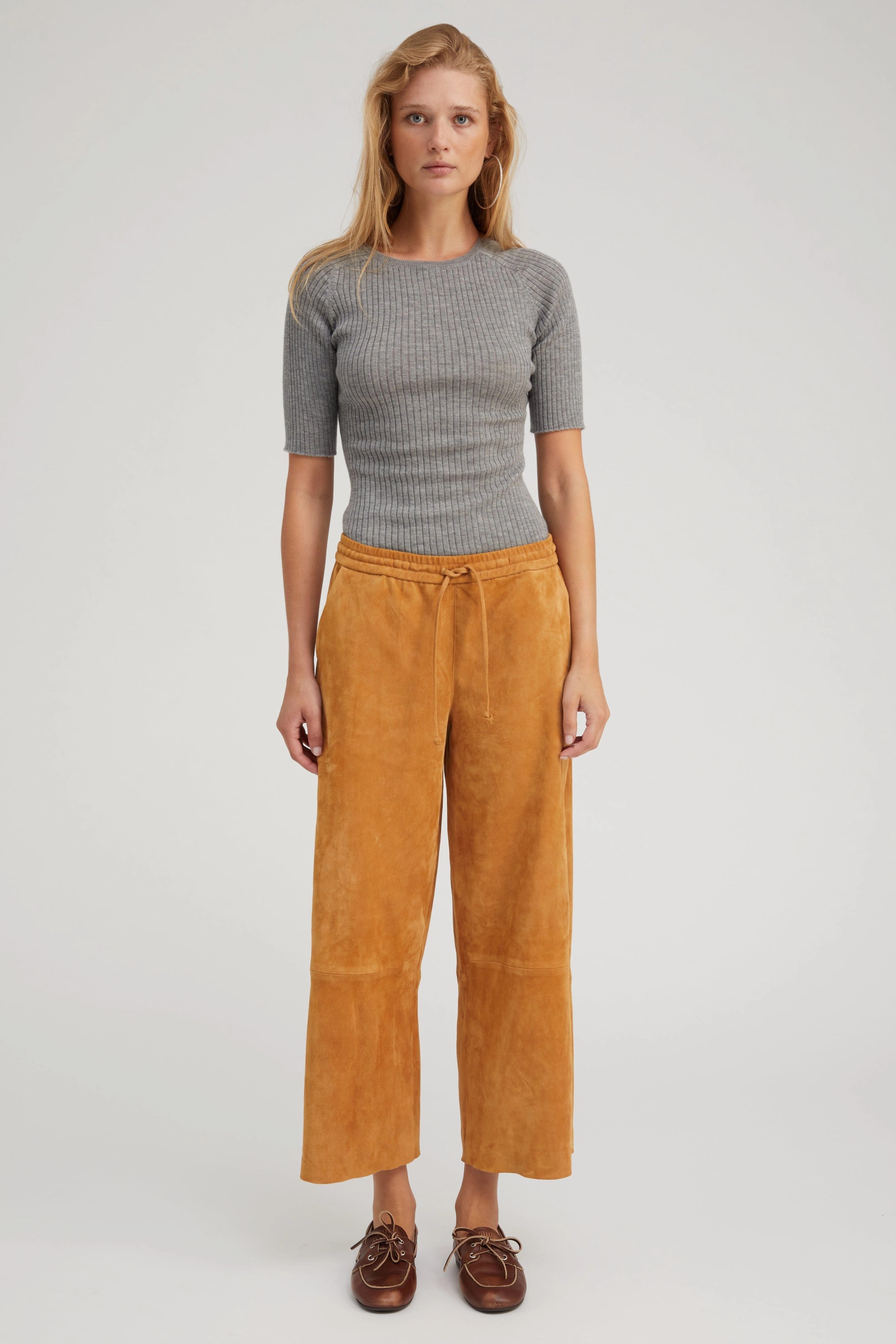 Tagless Labeling Functional Comfort Wear Nutmeg Suede Cropped Baggy Pants