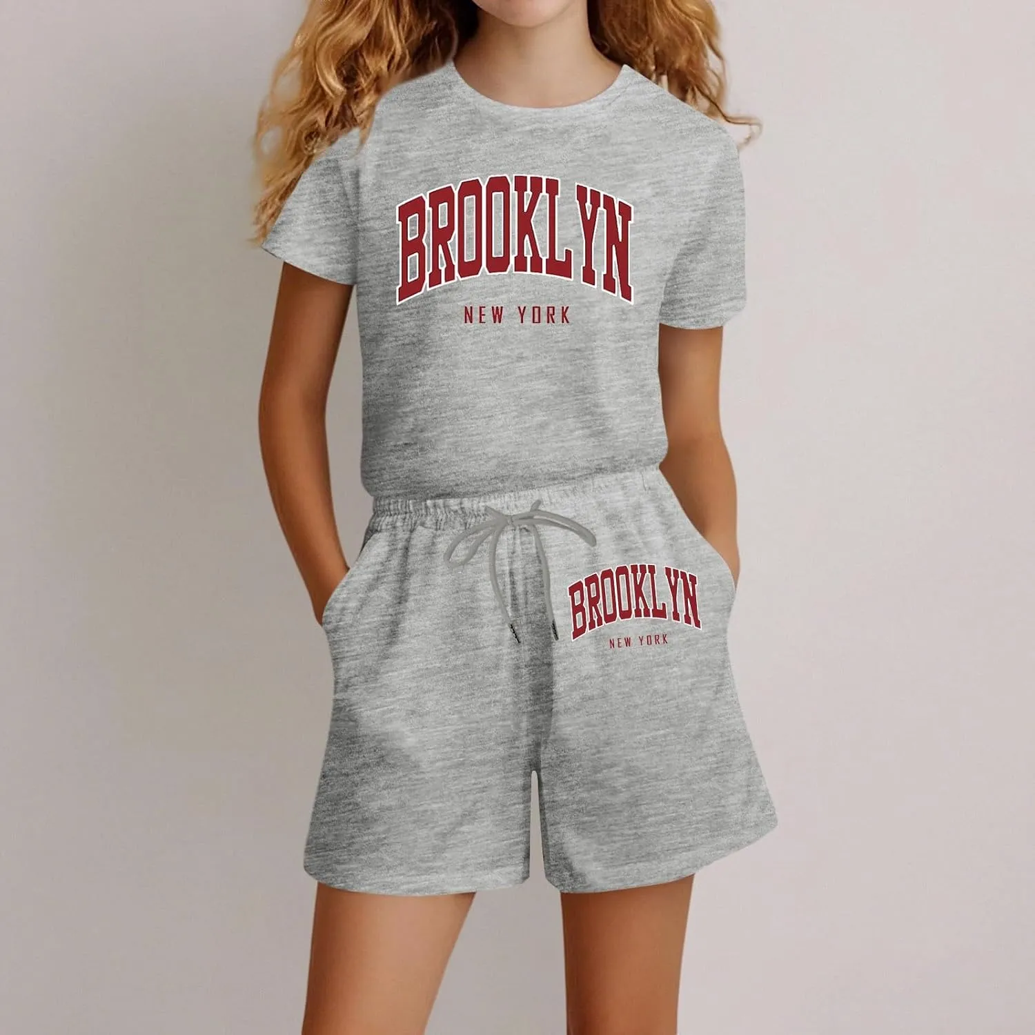 oddler irls Summer Casual Sports 2 Piece Outfit Heart Print Graphic Short Sleeve Crewneck Tees and Shorts Sets Suits