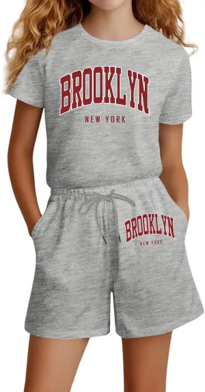oddler irls Summer Casual Sports 2 Piece Outfit Heart Print Graphic Short Sleeve Crewneck Tees and Shorts Sets Suits