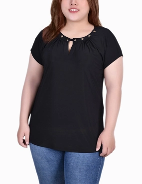 Bamboo Derived Material Hidden Button Placket Plus Size Short Sleeve Grommet Top With Keyhole