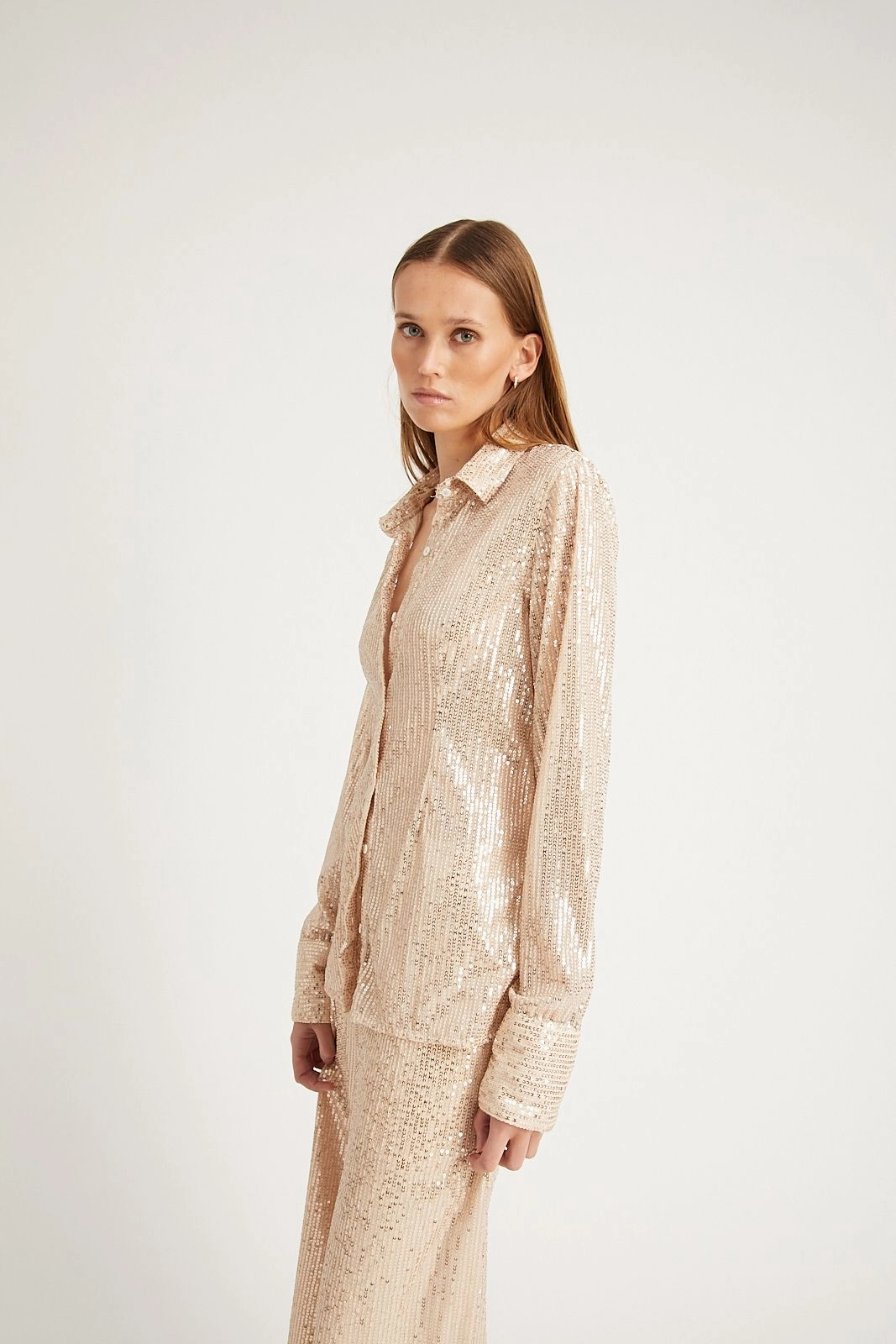 Reflective Trim Moisture Wicking Technology Off White Sequin Fitted Button Down