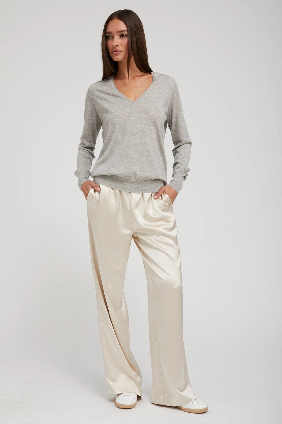 Raw Edge Detail High Neck Design Oxford Cashmere V-Neck Sweater