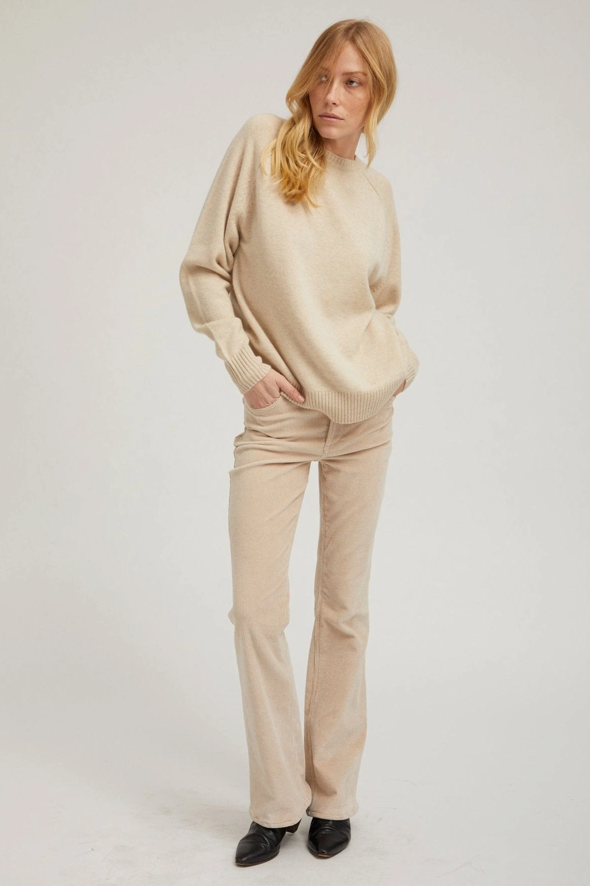 Oyster Cashmere Boyfriend Sweater Soft touch finish