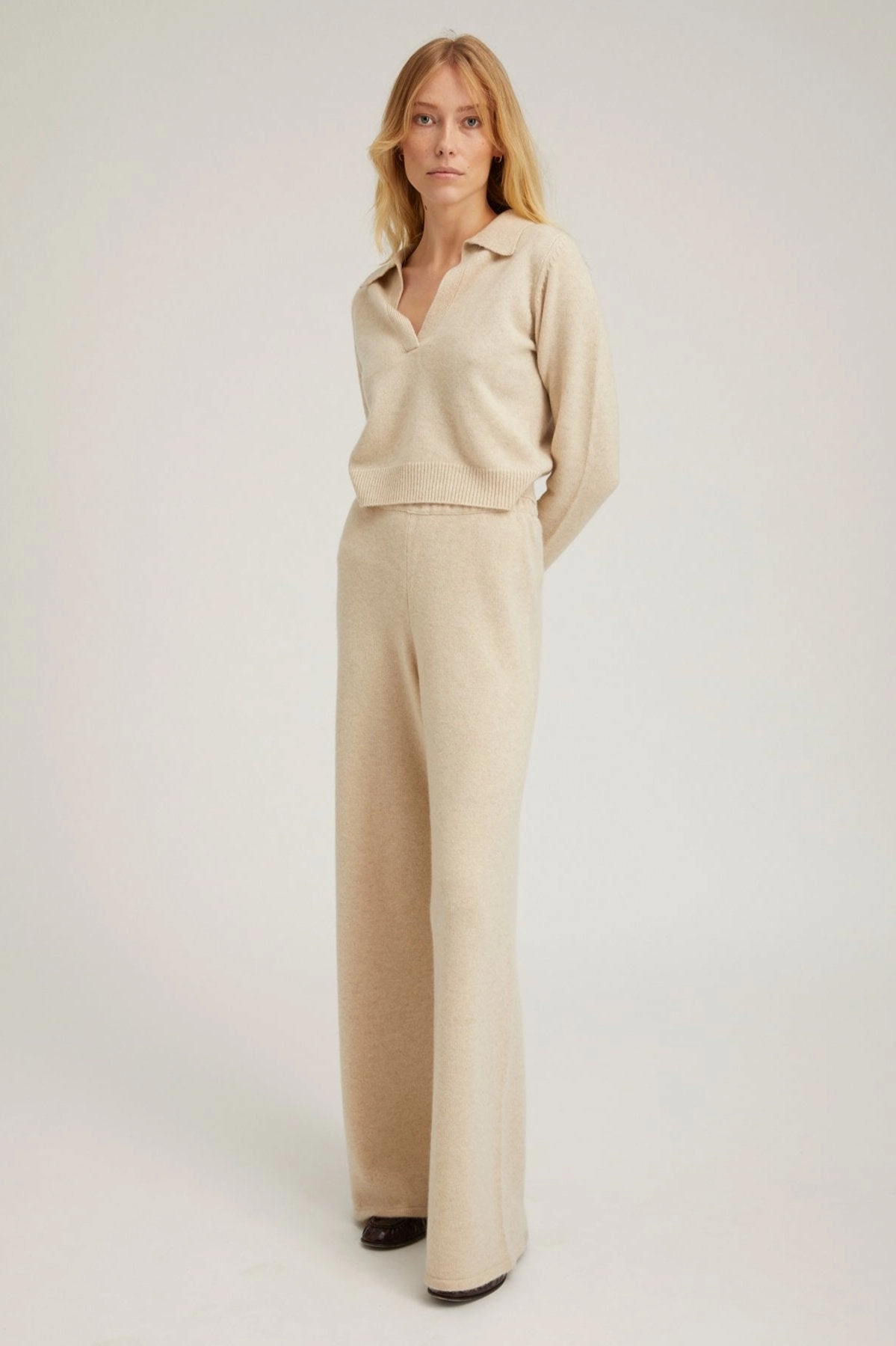 Flattering Cut Oyster Cashmere Easy Pants