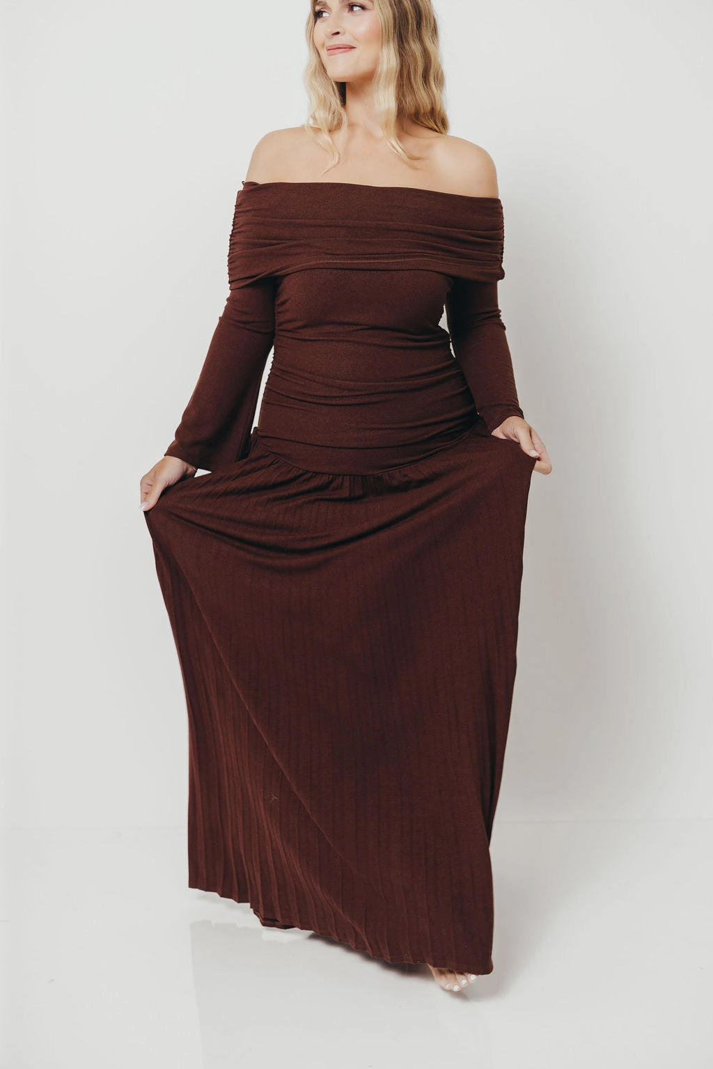 Bright Vibe SmoothEdgeFinish Lennox Long Sleeve Maxi Dress in Brown