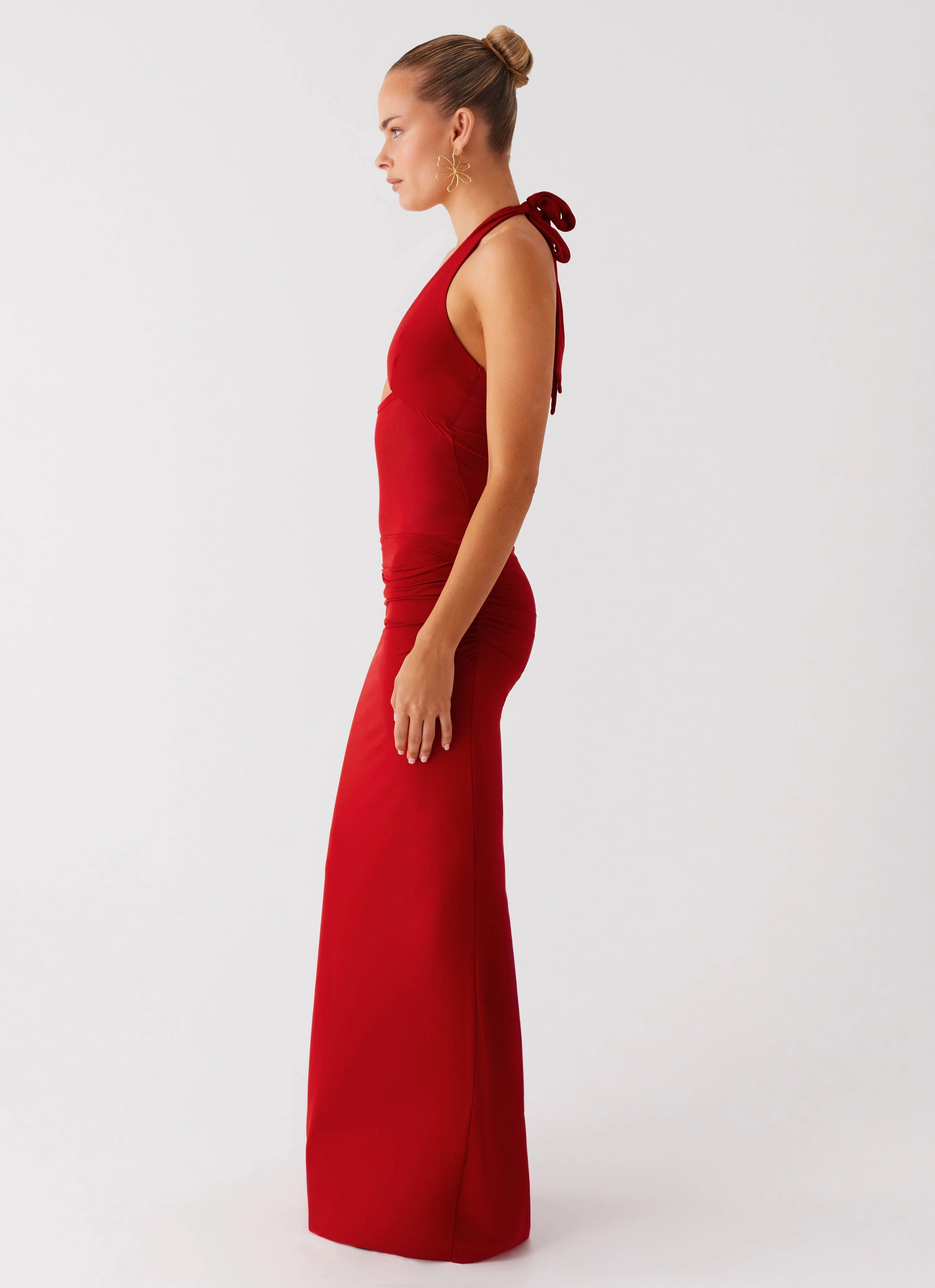Billen Halter Maxi Dress - Red Sleek Fit Bright Colors