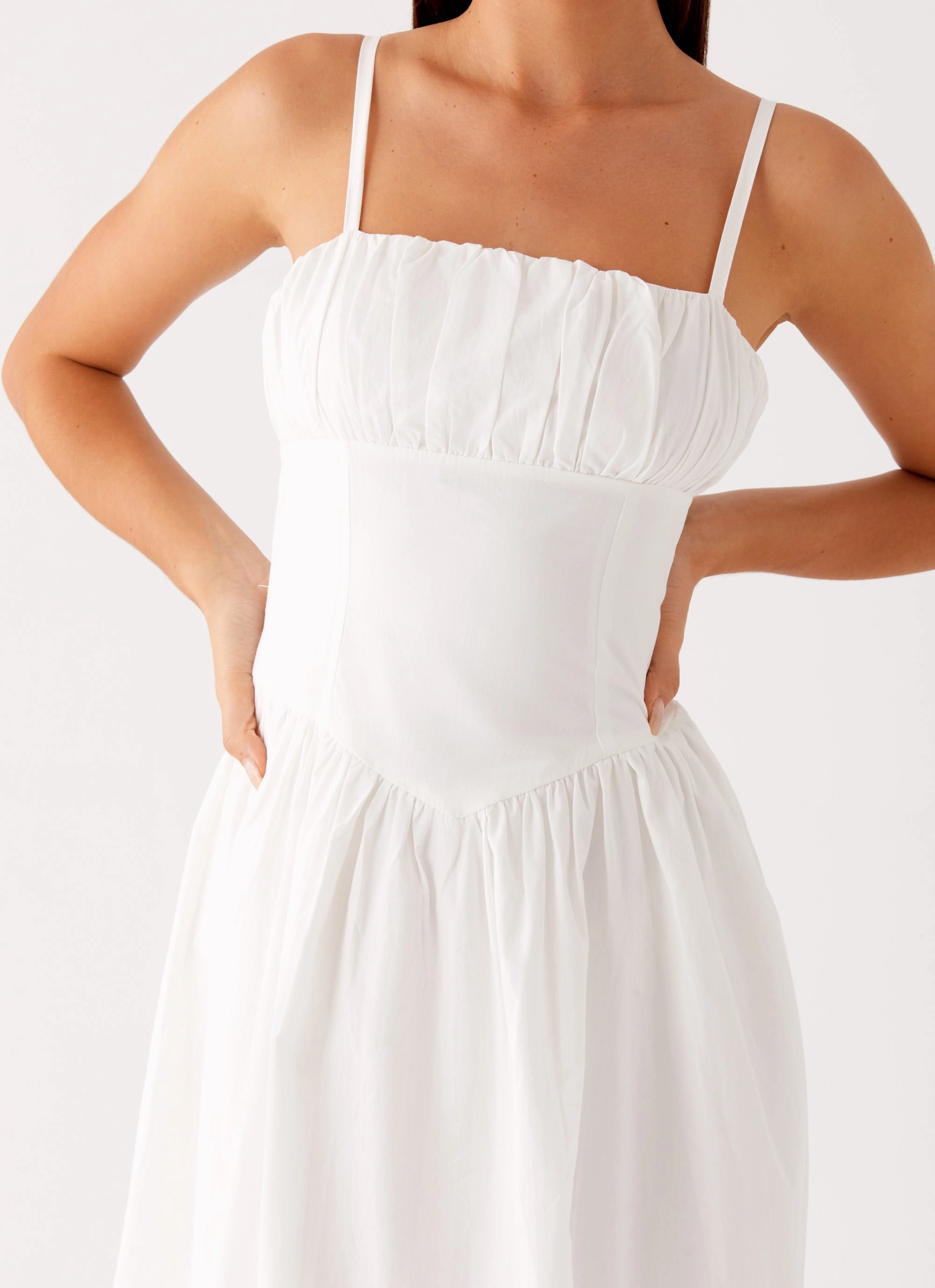 Phillipa Midi Dress - White Formed Look Minimalist Fit