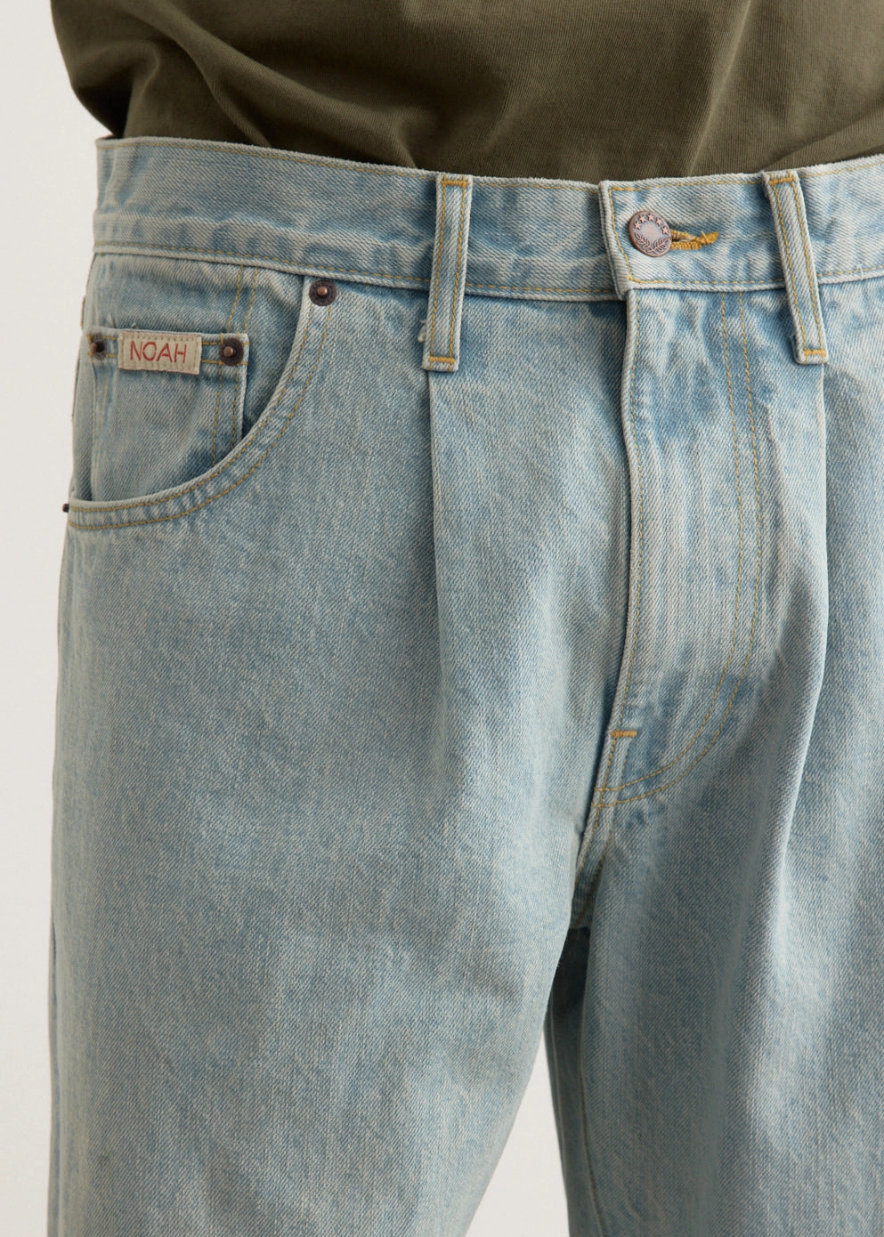 Pleated Jeans Diagonal Front Pocket Vibrant Design