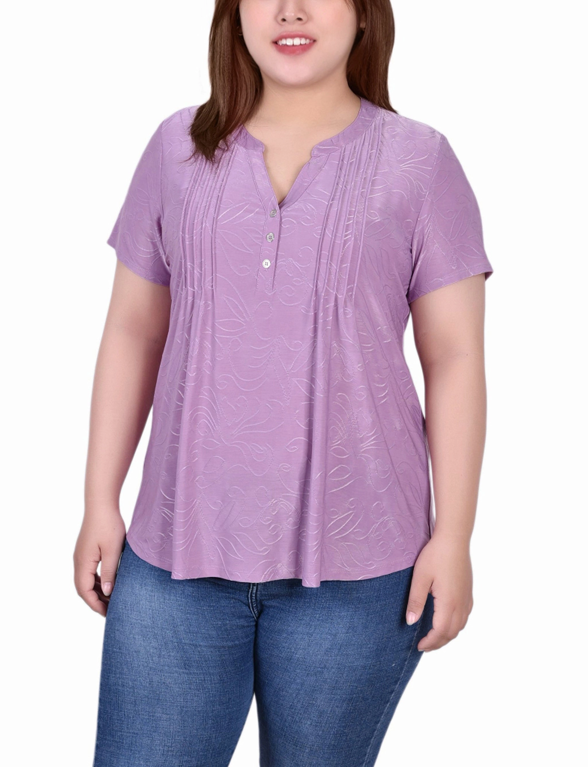 AntiStaticFinish VNeckline Plus Size Short Sleeve Y Neck Jacquard Knit Top