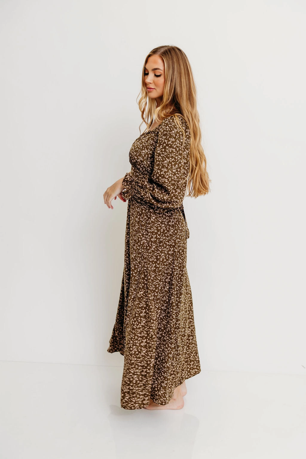 Comfort Layer Wear Movement Feel Erin Floral Maxi Dress in Olive