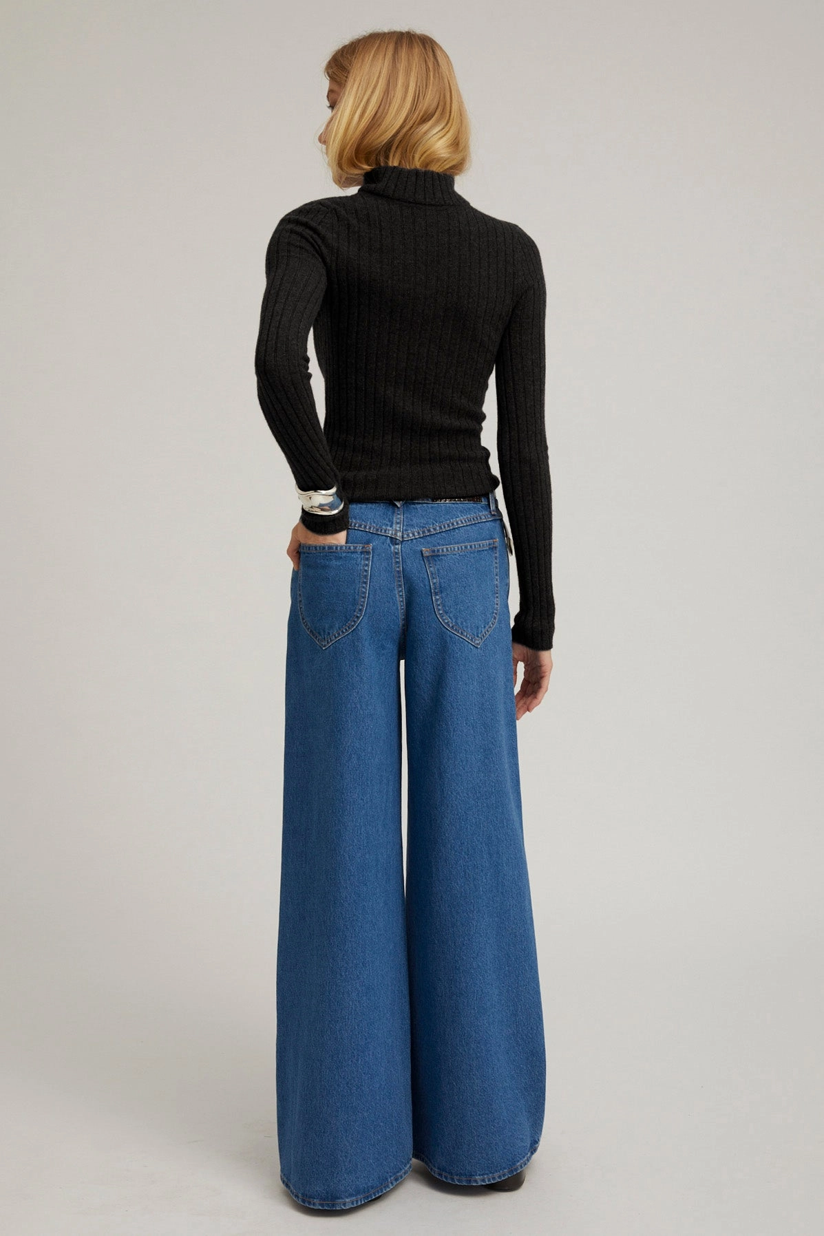 NonFadeFinish GarmentWashedFinish Black Heavy Cashmere Mock Neck