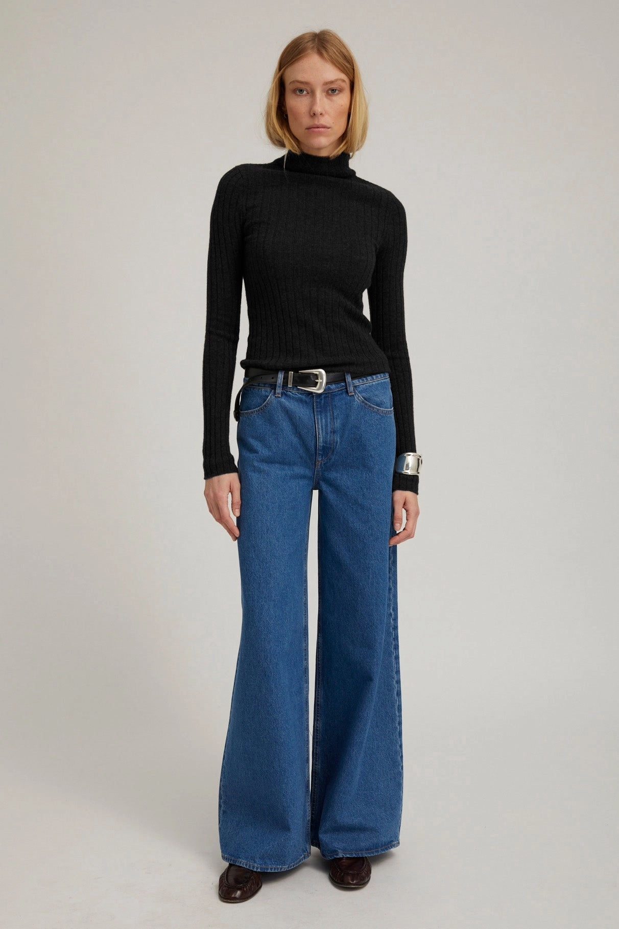 Casual Button-Down AdjustableCuffSystem Black Heavy Cashmere Mock Neck