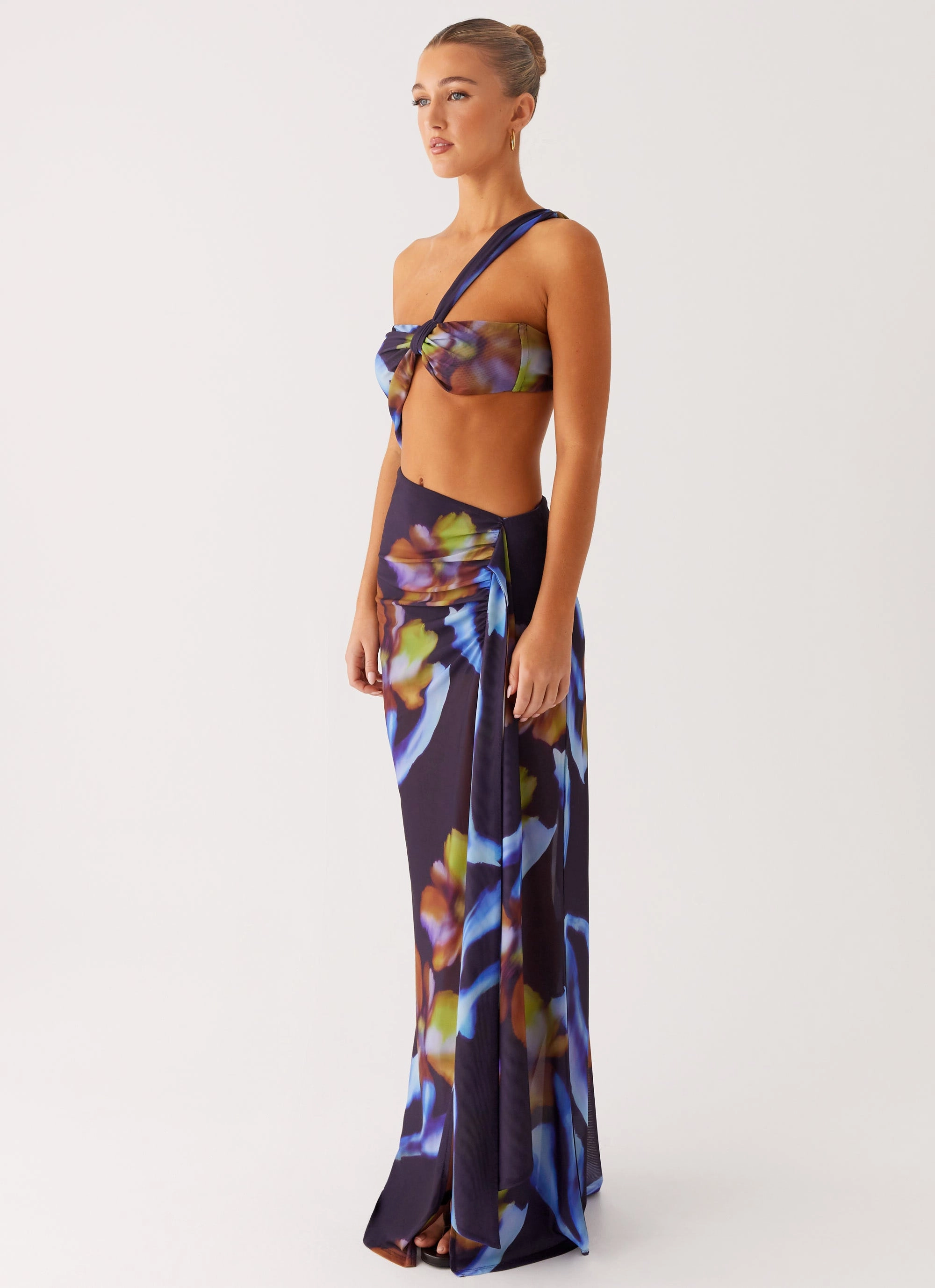 Seasonal Mood Evening Event Costa Rica Maxi Dress - Dark Floral