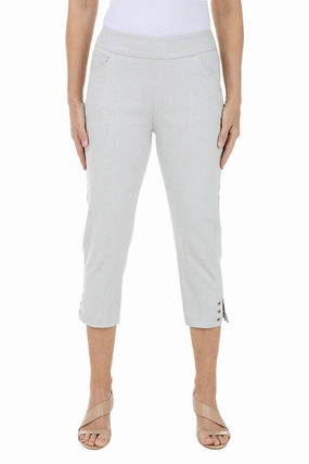 Layer Friendly Sporty Design Pull-On Rhinestone Denim Capri Pant
