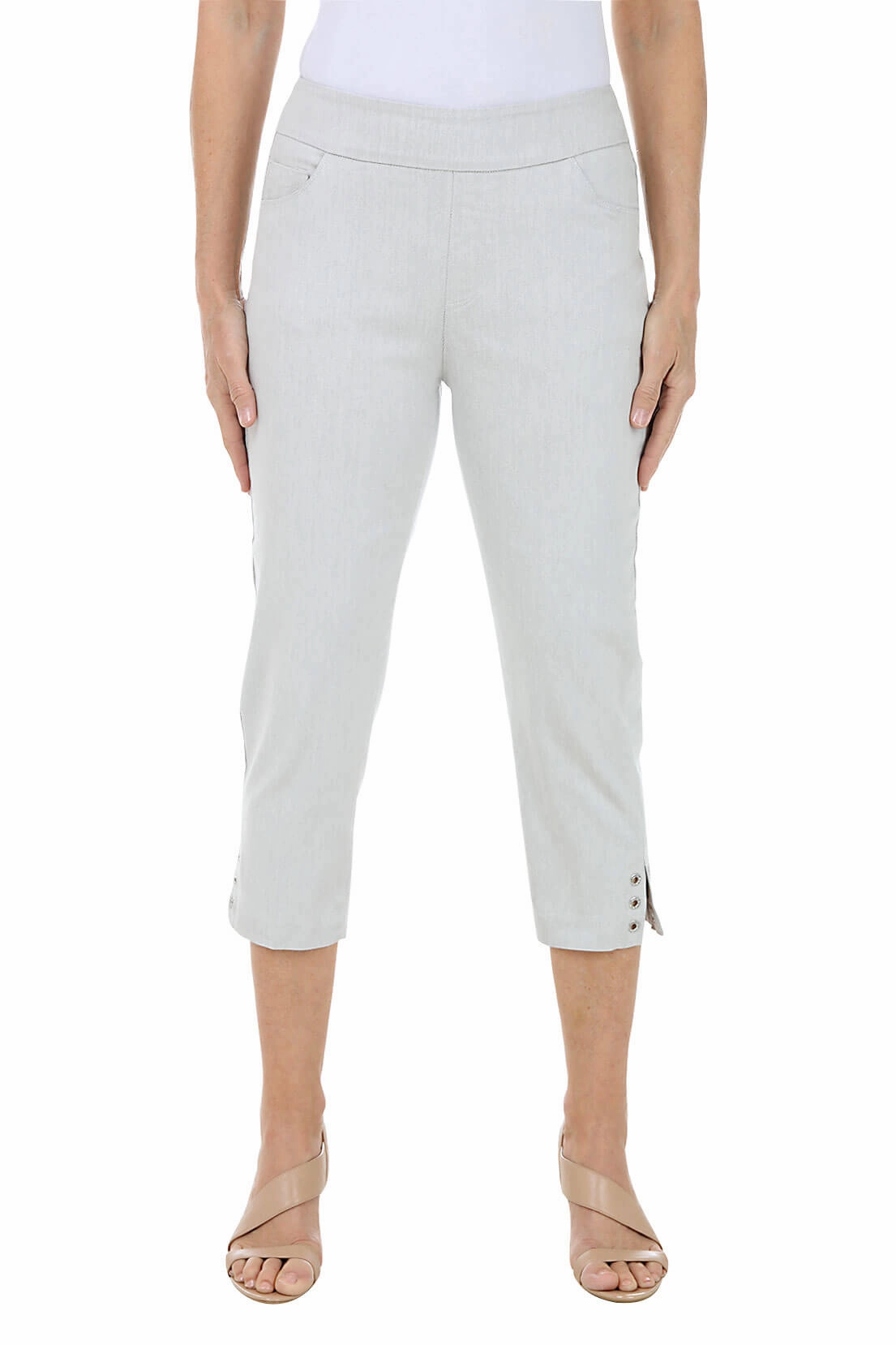 Layer Friendly Sporty Design Pull-On Rhinestone Denim Capri Pant
