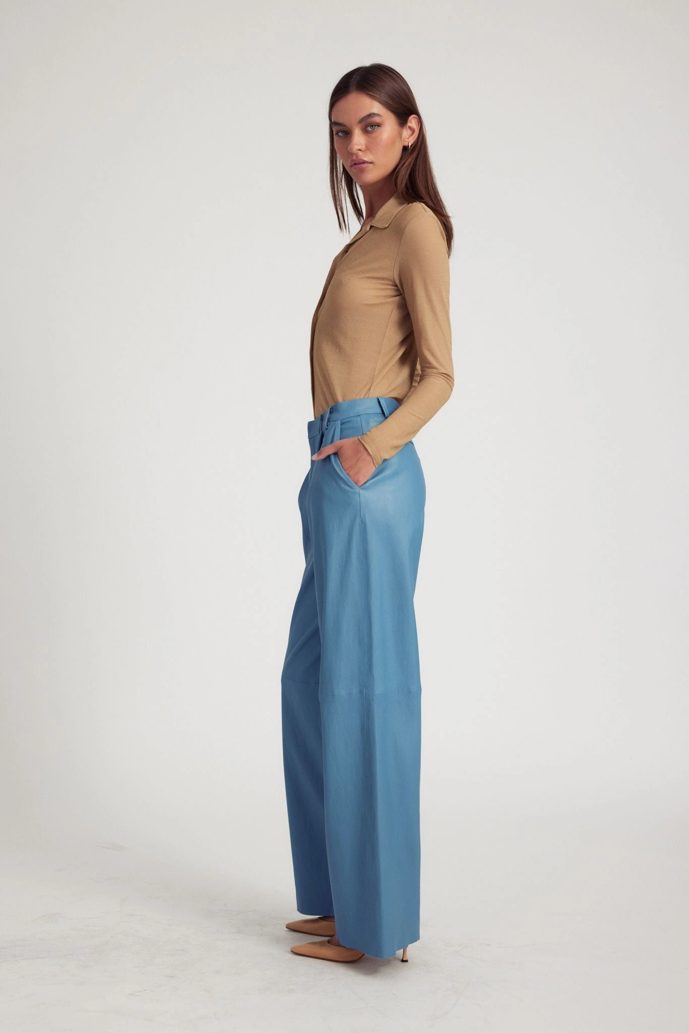 Light Stretch Fitted Design Chambray Blue Leather Pleated Trousers