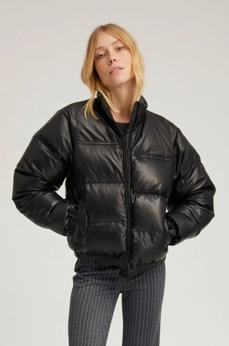 Eco Friendly Fabric Non Irritating Seams Black Leather Puffer