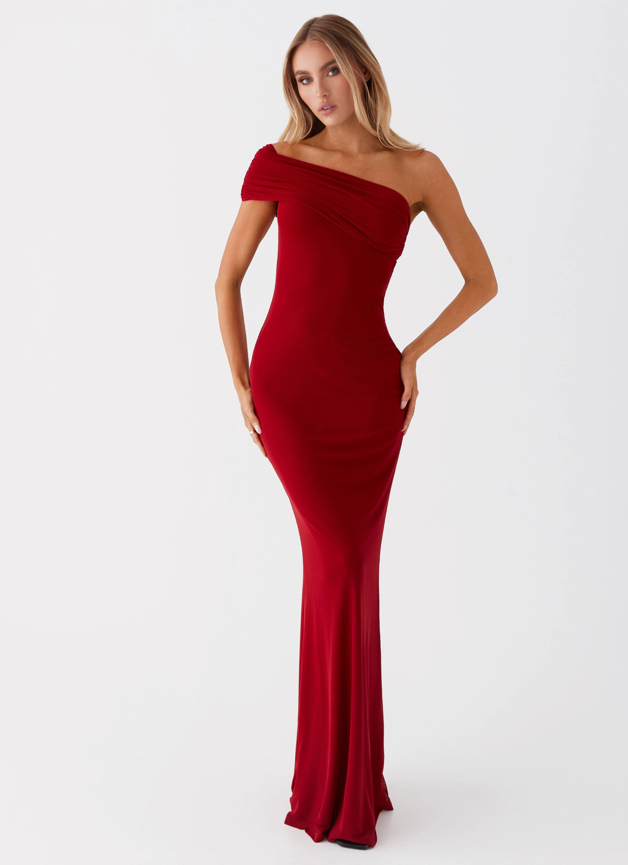 Chill Friendly Bodycon-Fit Reine Maxi Dress - Red