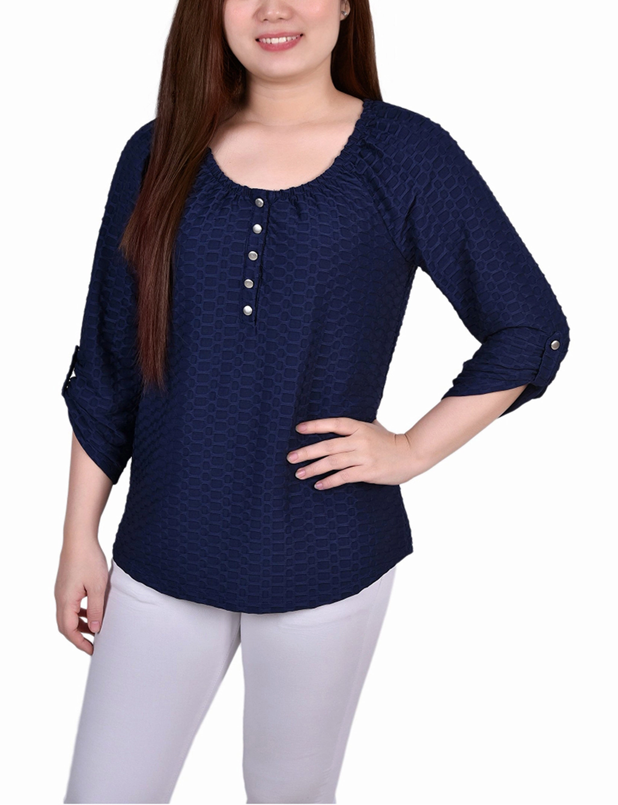 Petite 3/4 Sleeve Honeycomb Top Bamboo Derived Material Adaptive Fit Technology