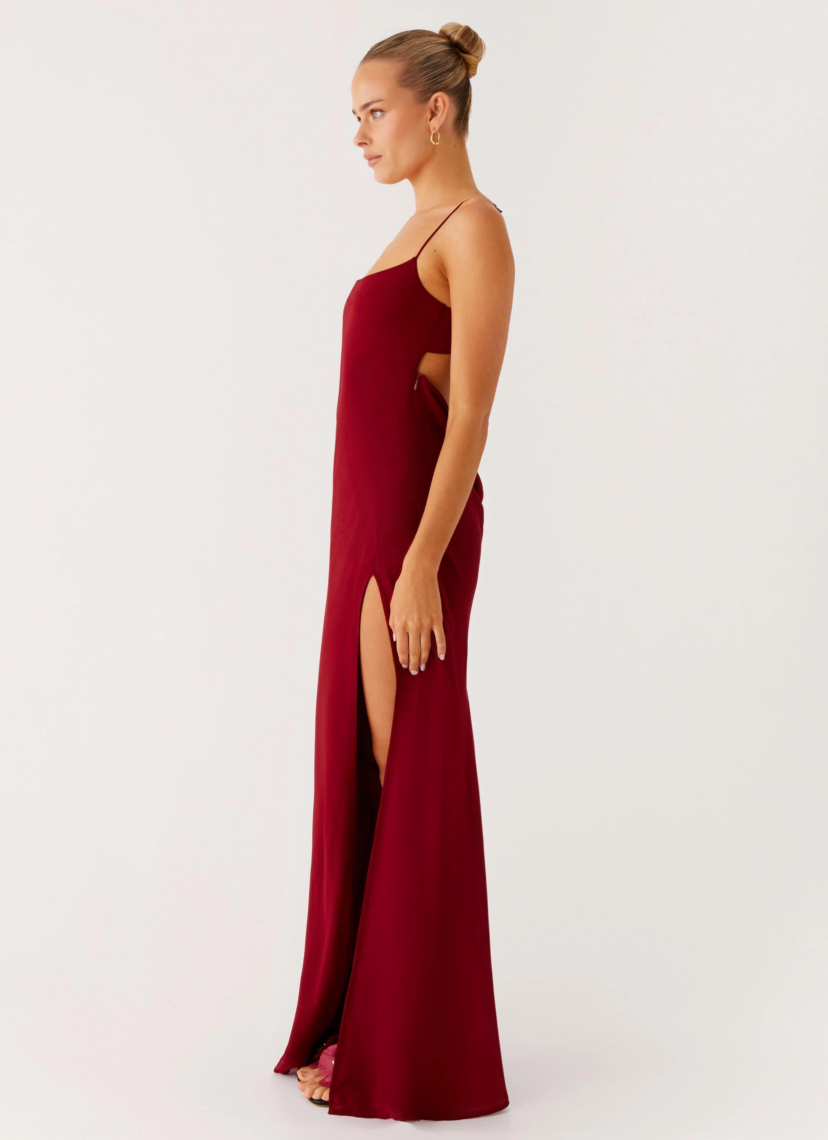 Coffee Break Stylish Cut Alouette Maxi Dress - Burgundy
