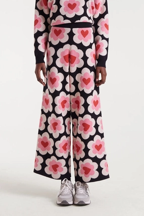 Retro Floral Knit Pant in Black High-waisted fit Compact Fit