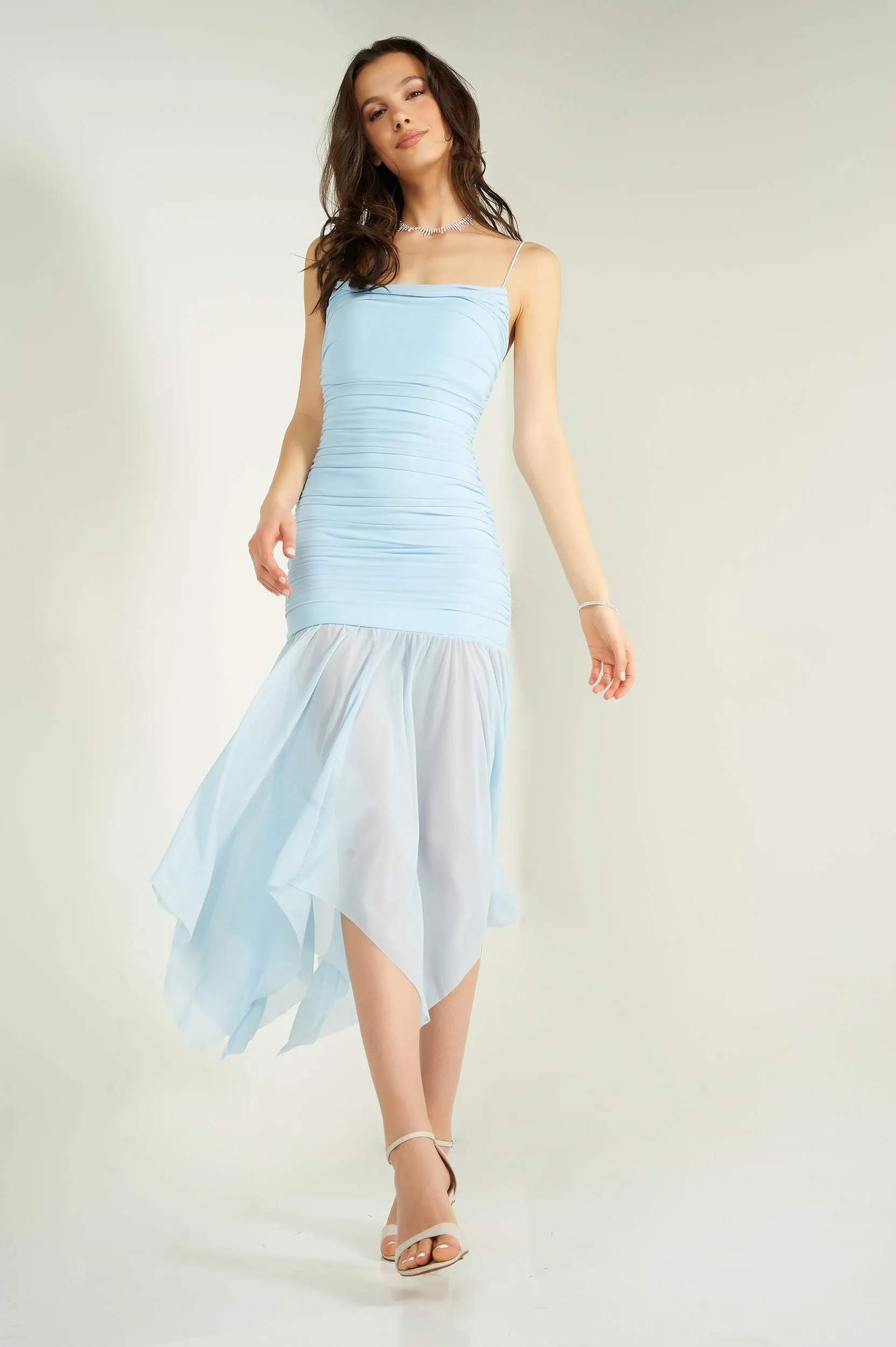 Robe asymétrique froncée en maille - ID7724 - (E-C2)