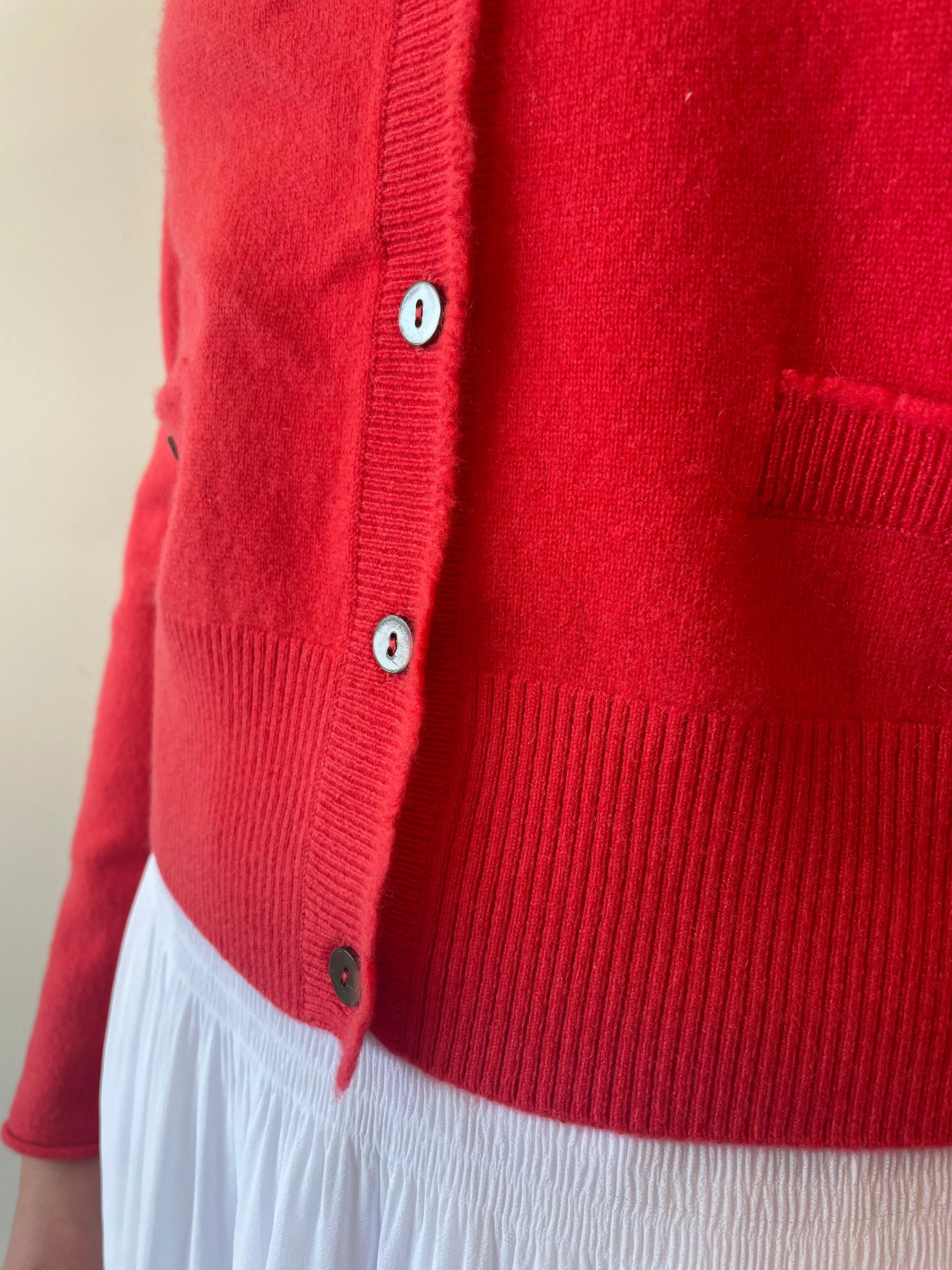 SoftTouchBrushedInterior Breathable mesh lining Round Neck Buttoned Cashmere Cardigan Chili