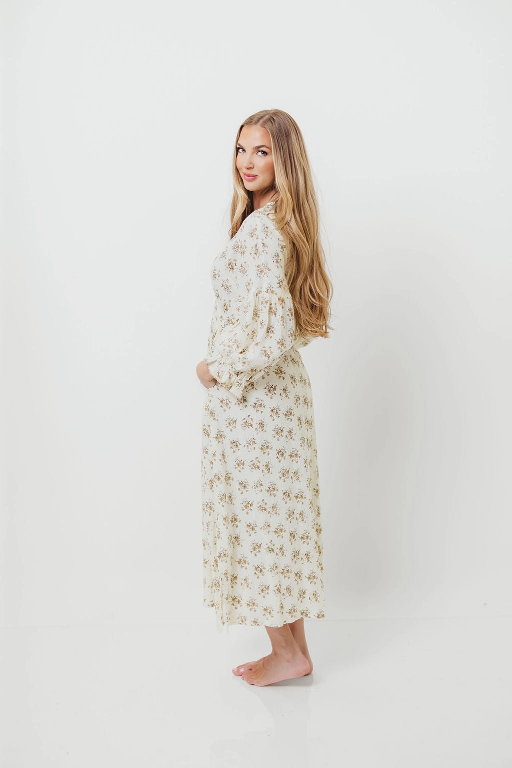 Tonal-Stitching Travel-Style Hunter 100% Cotton Gauze Maxi Dress with Detail Trimming in Cream Taupe Floral - Bump Friendly and Inclusive Sizing