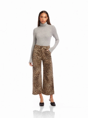 Rylee Cropped Pants in Leopard AntiPillingFabric
