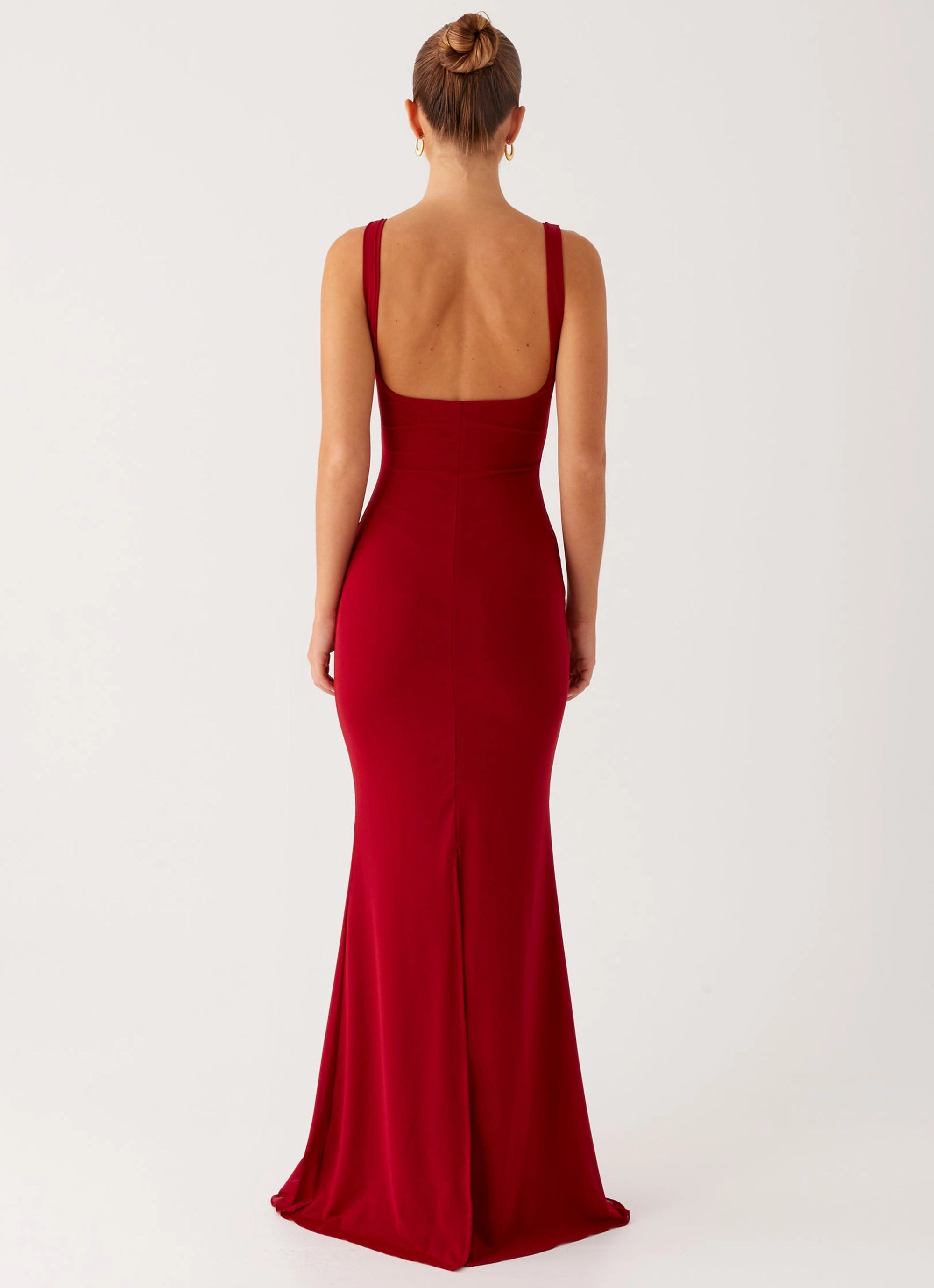Easy-to-style casual dress Classic A-line design Safiya Maxi Dress - Maroon