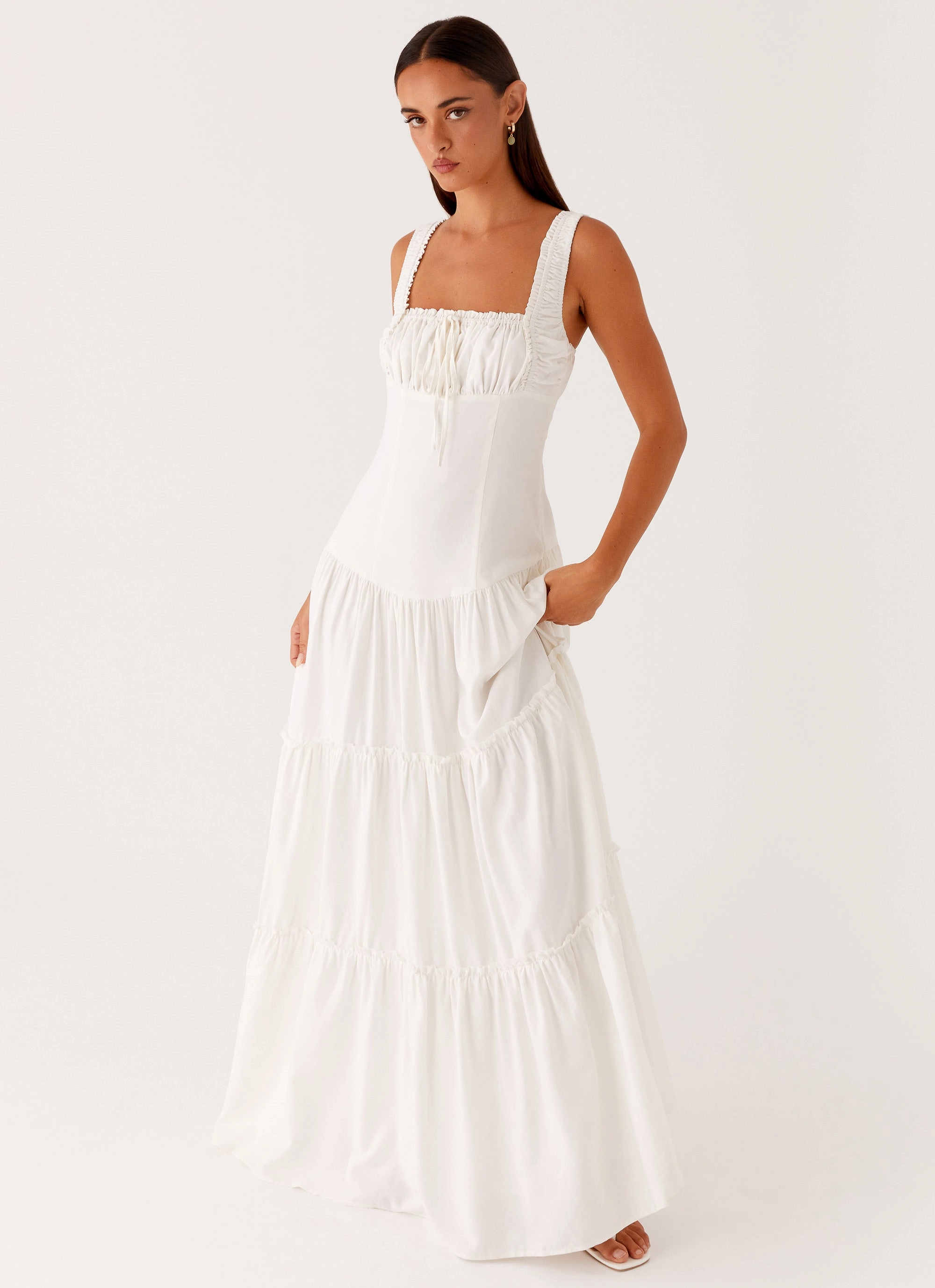 Minimal Curve Esme Maxi Dress - White