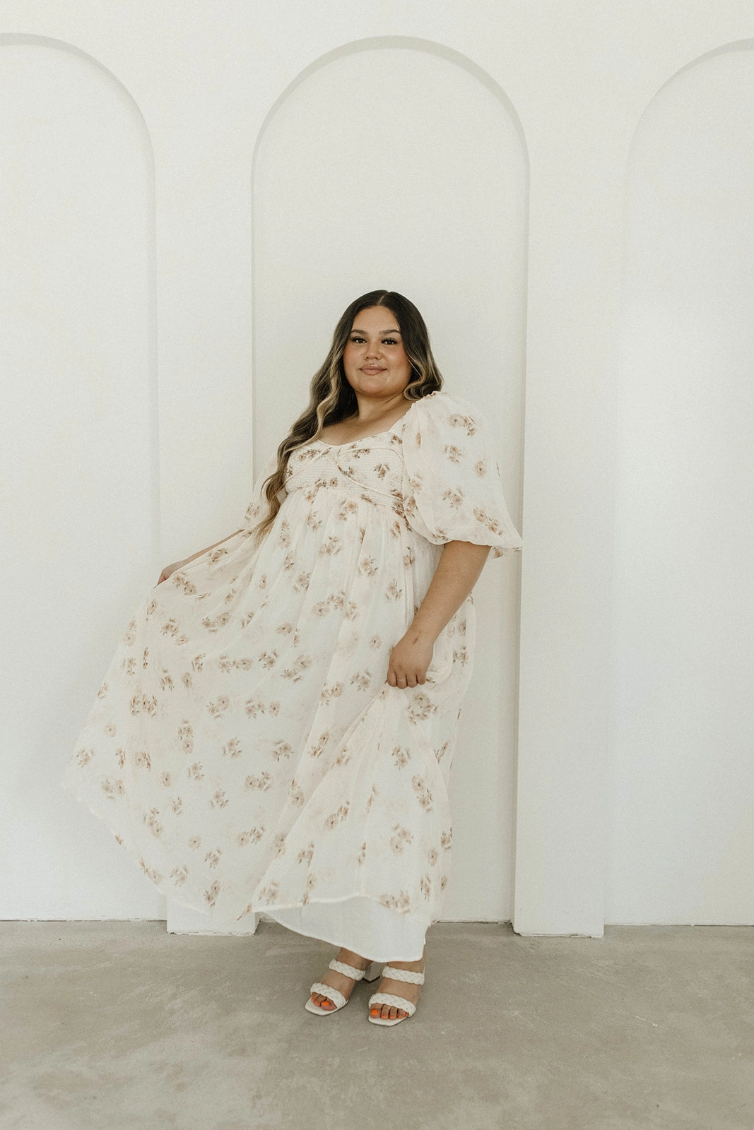 Harlow Maxi Dress in Taupe Floral - Bump Friendly & Inclusive Sizing (S-3XL) Mid Season Skin Tone
