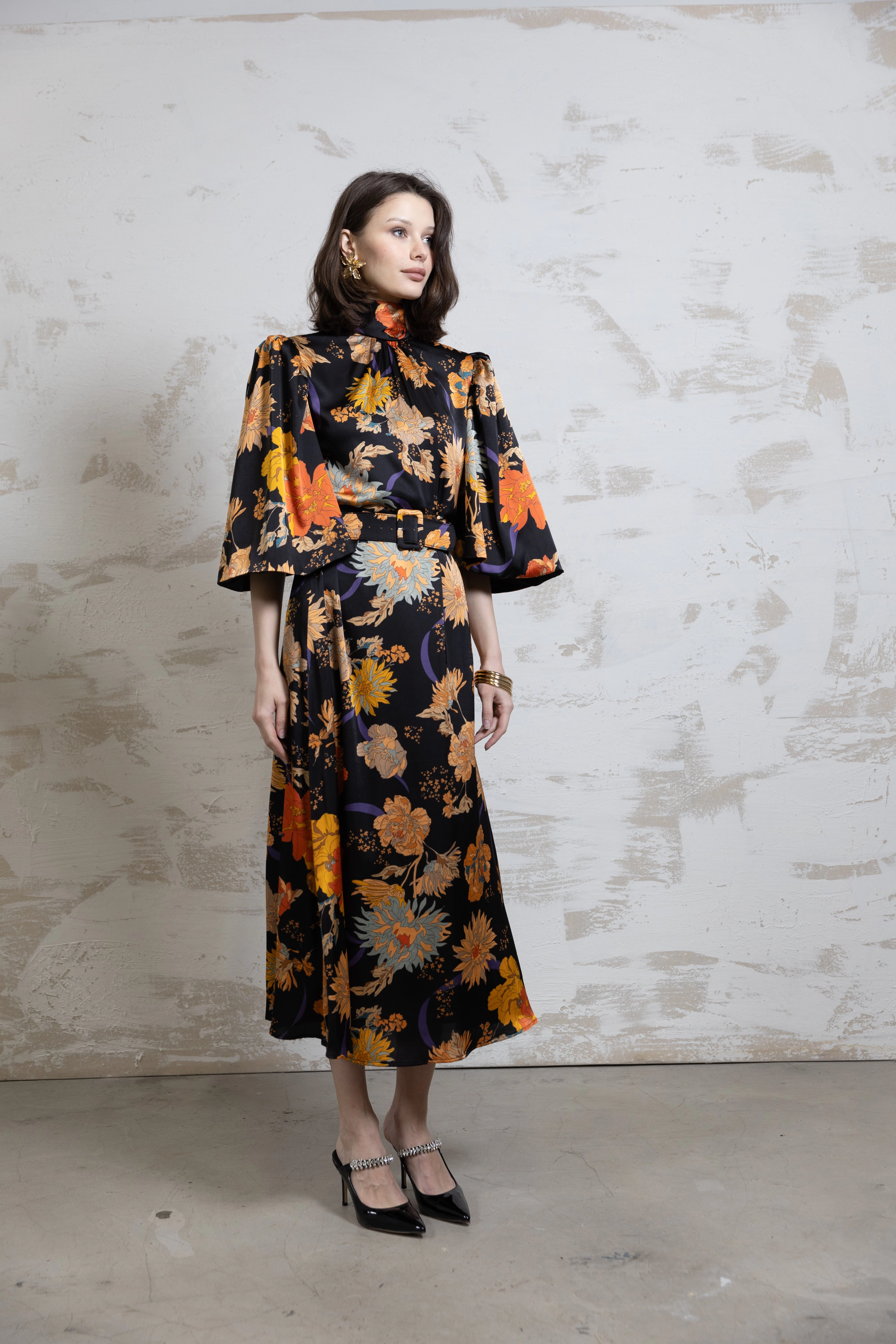 Smart and Chic Fall Fashion Scarlette Midi Floral Dress