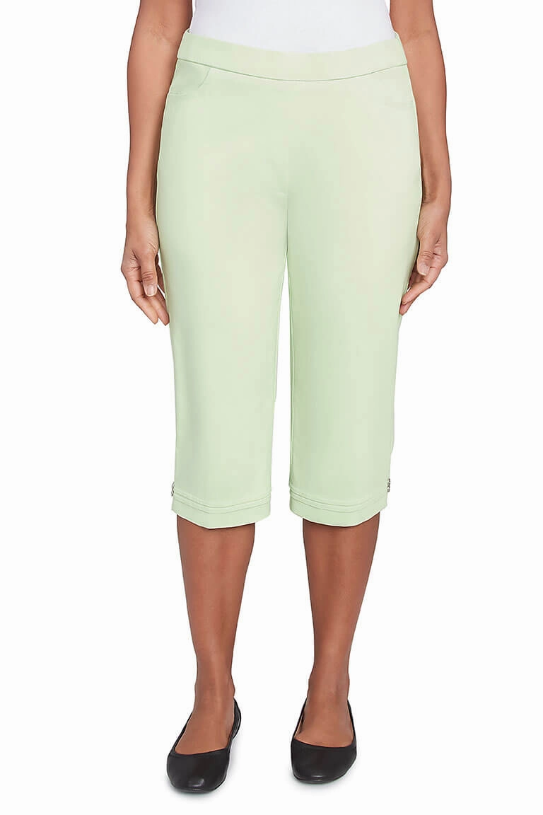 Wear Resistant Fabric Parrot Cay Pleated Hem Capri Pant
